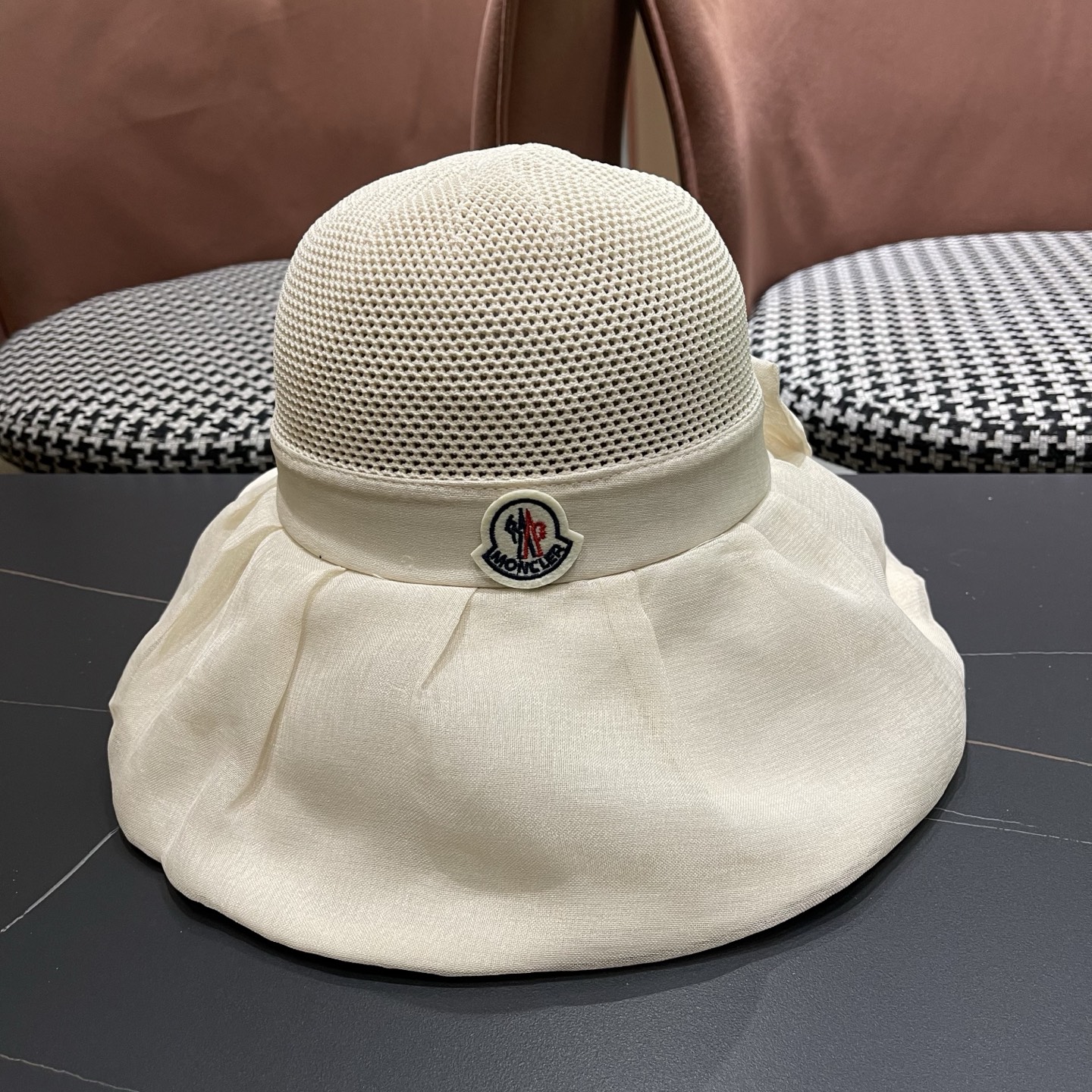 Moncler hat