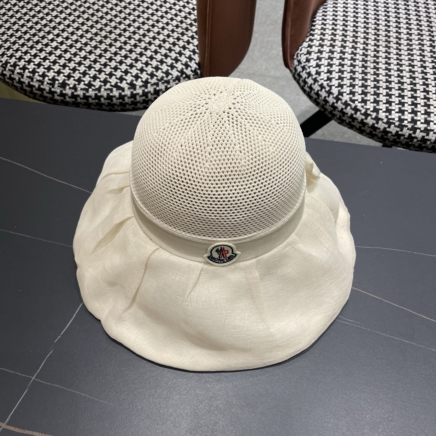 Moncler hat
