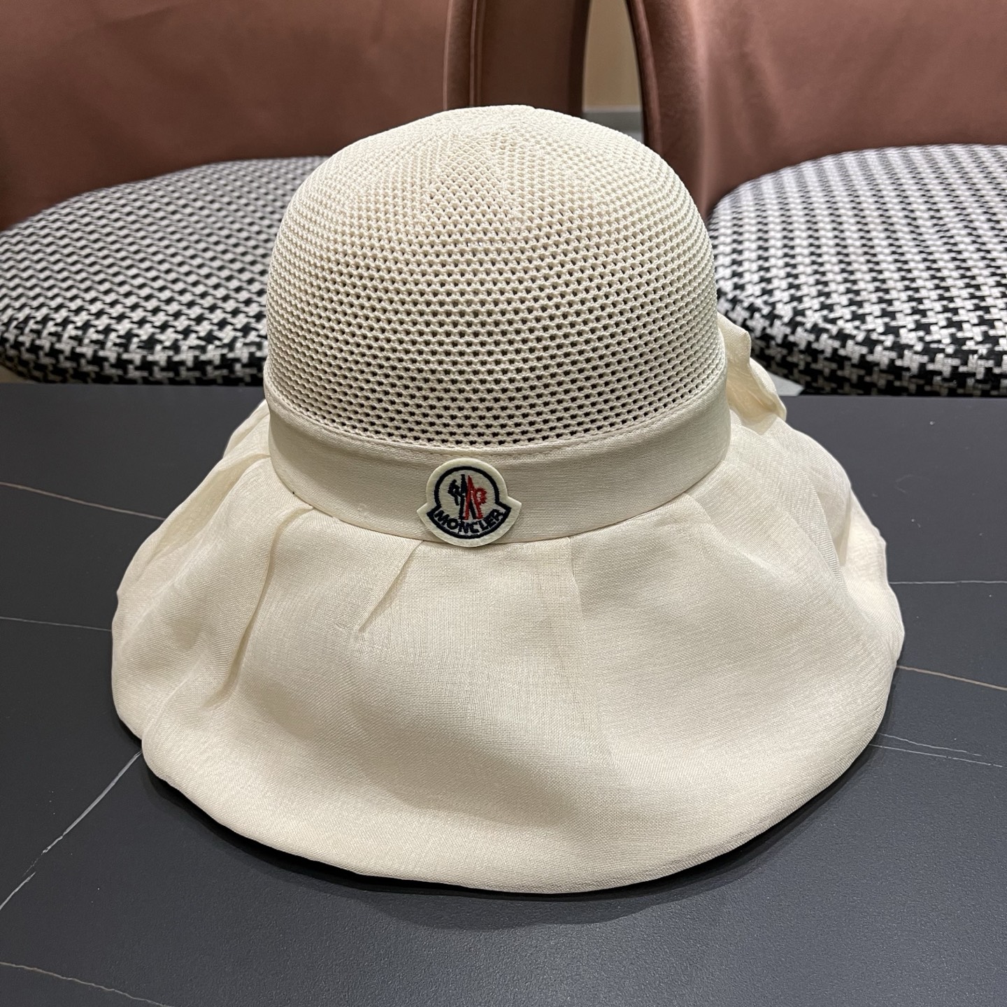 Moncler hat