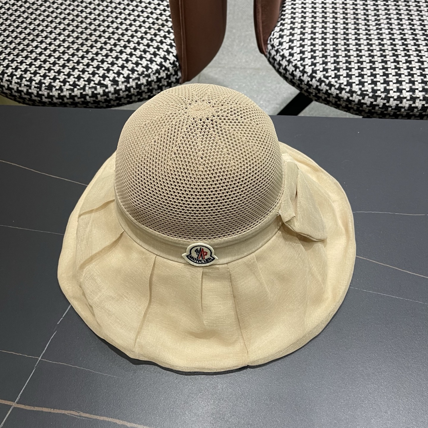 Moncler hat