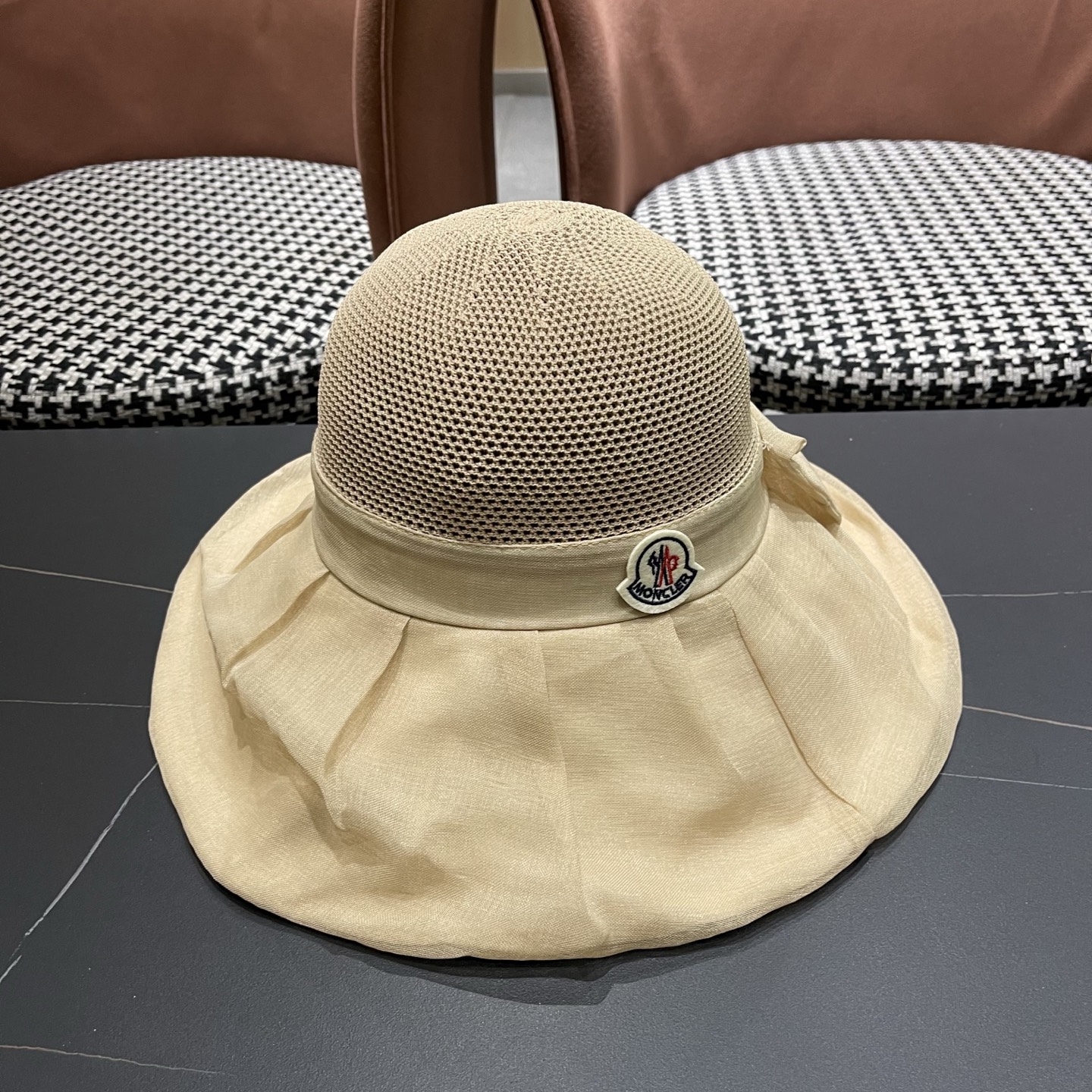Moncler hat