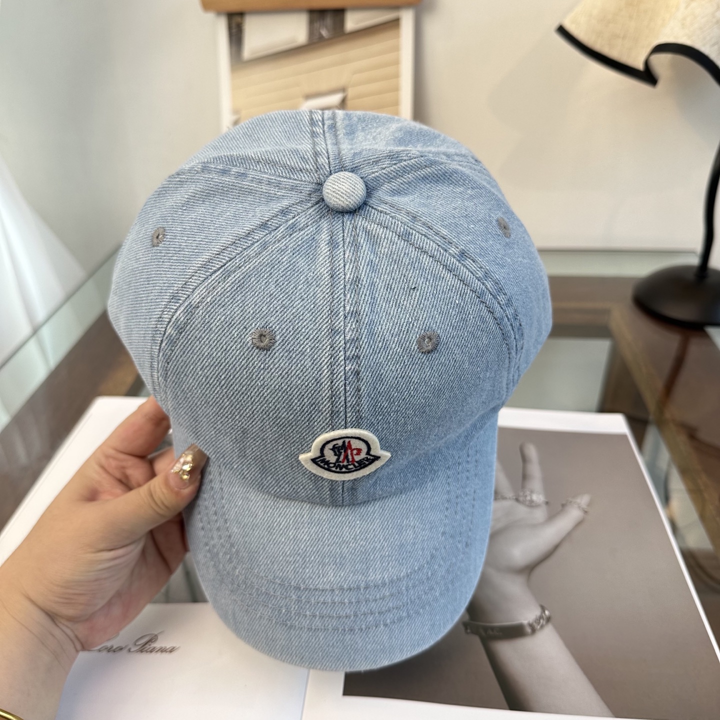Moncler hat