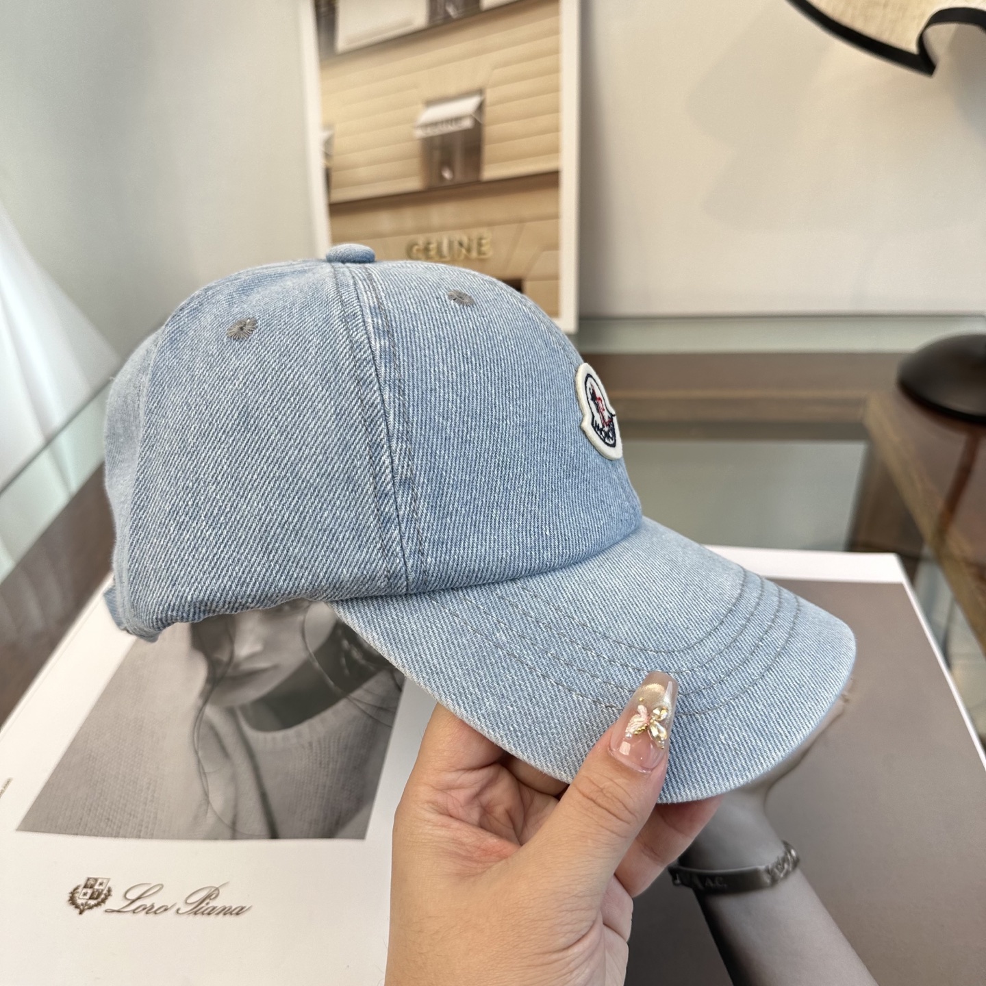 Moncler hat