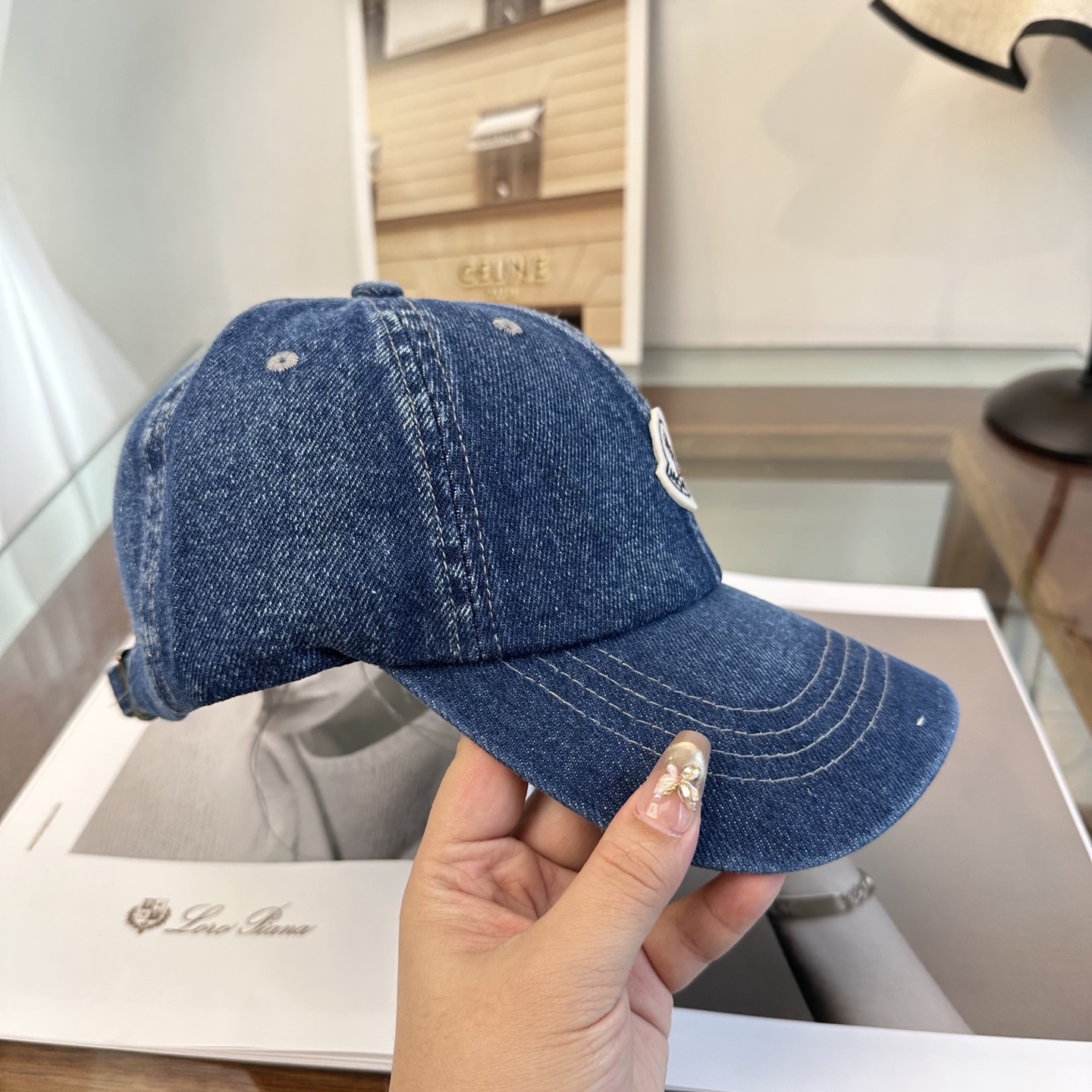 Moncler hat