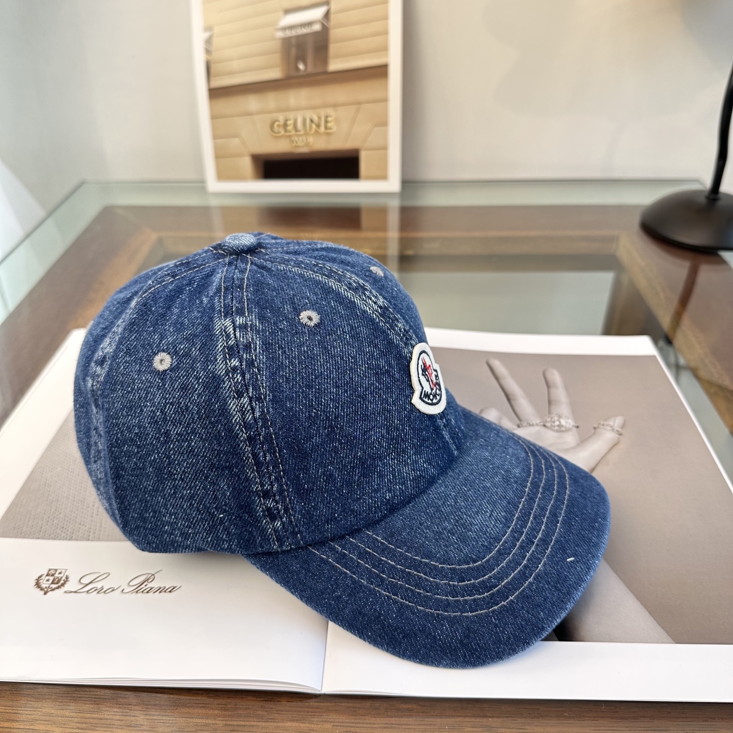 Moncler hat