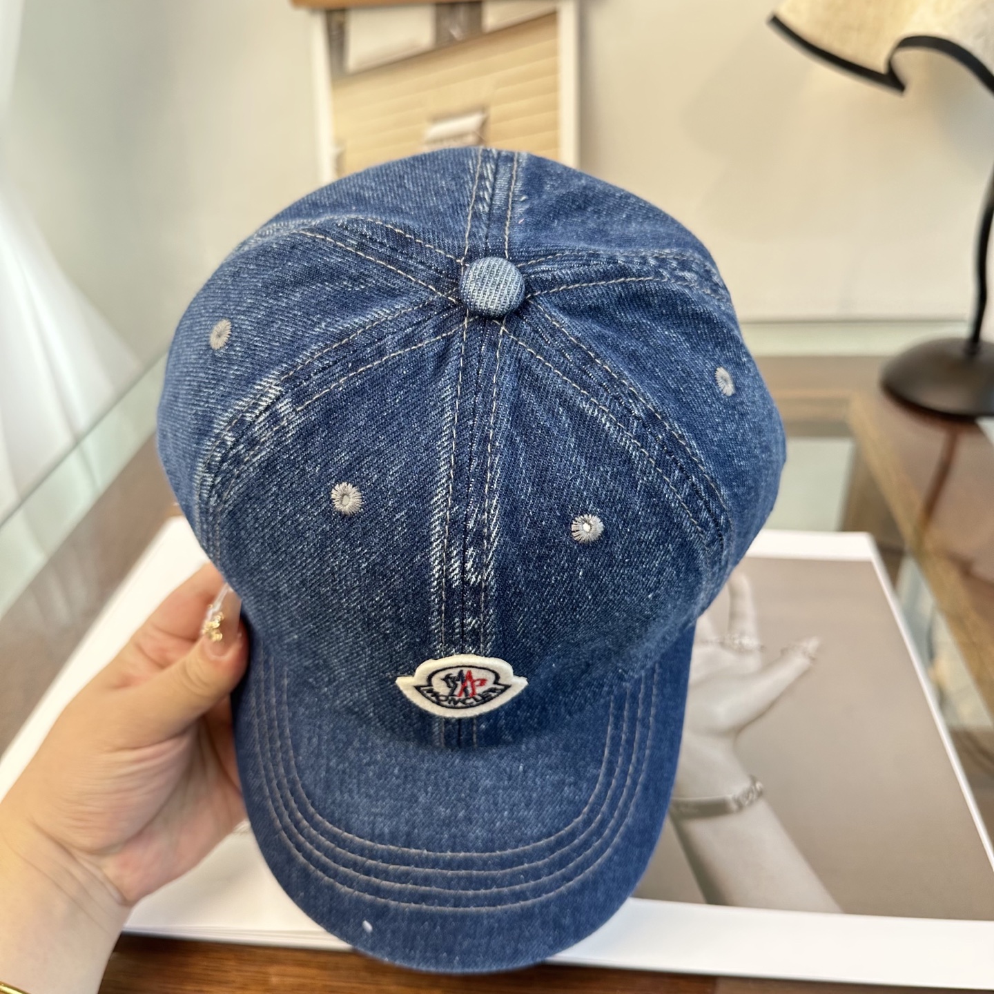 Moncler hat