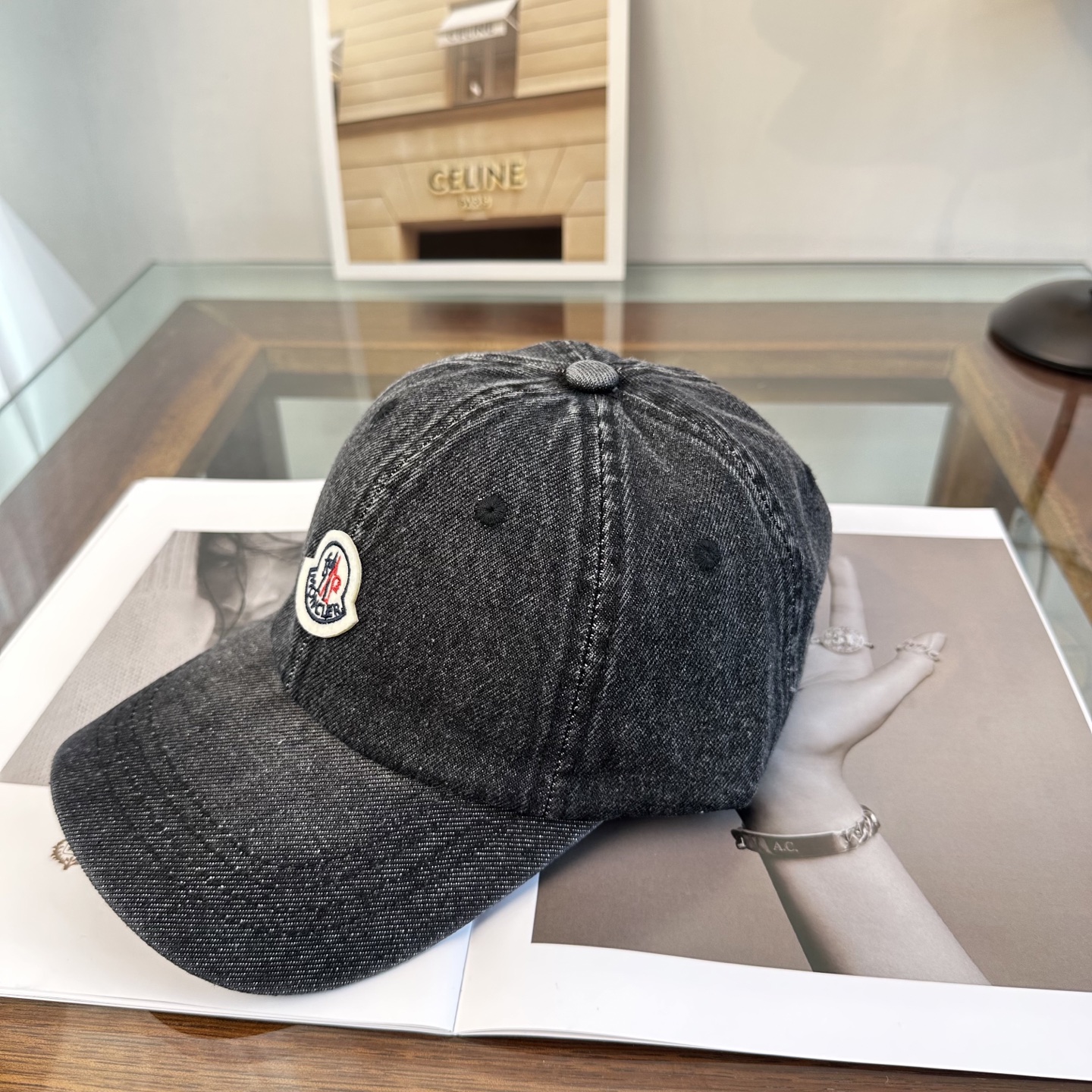 Moncler hat