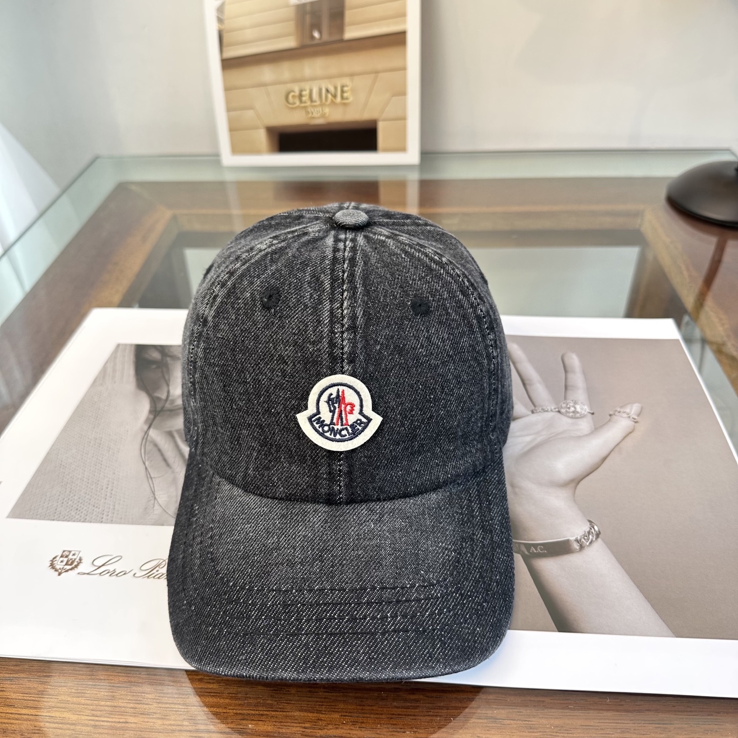 Moncler hat
