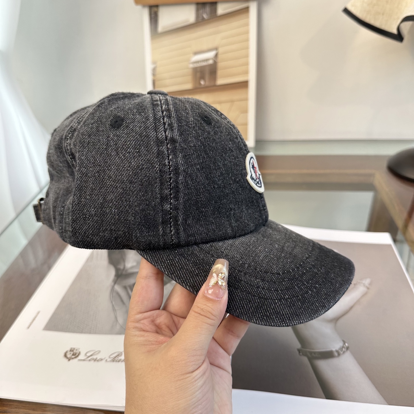 Moncler hat