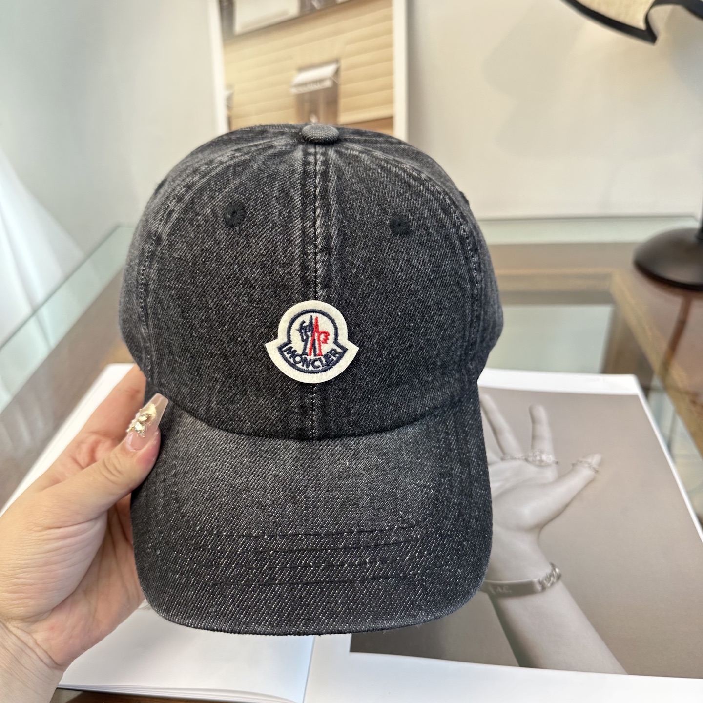 Moncler hat