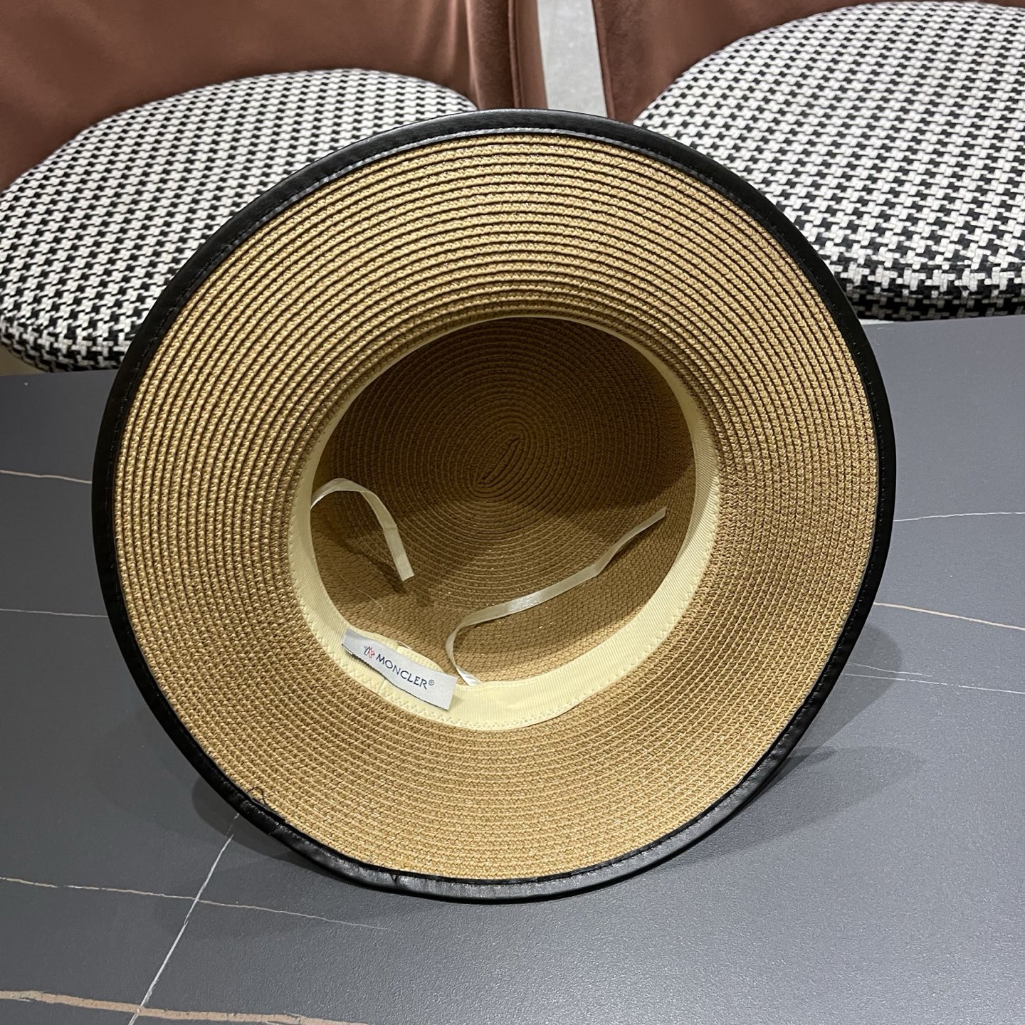 Moncler hat