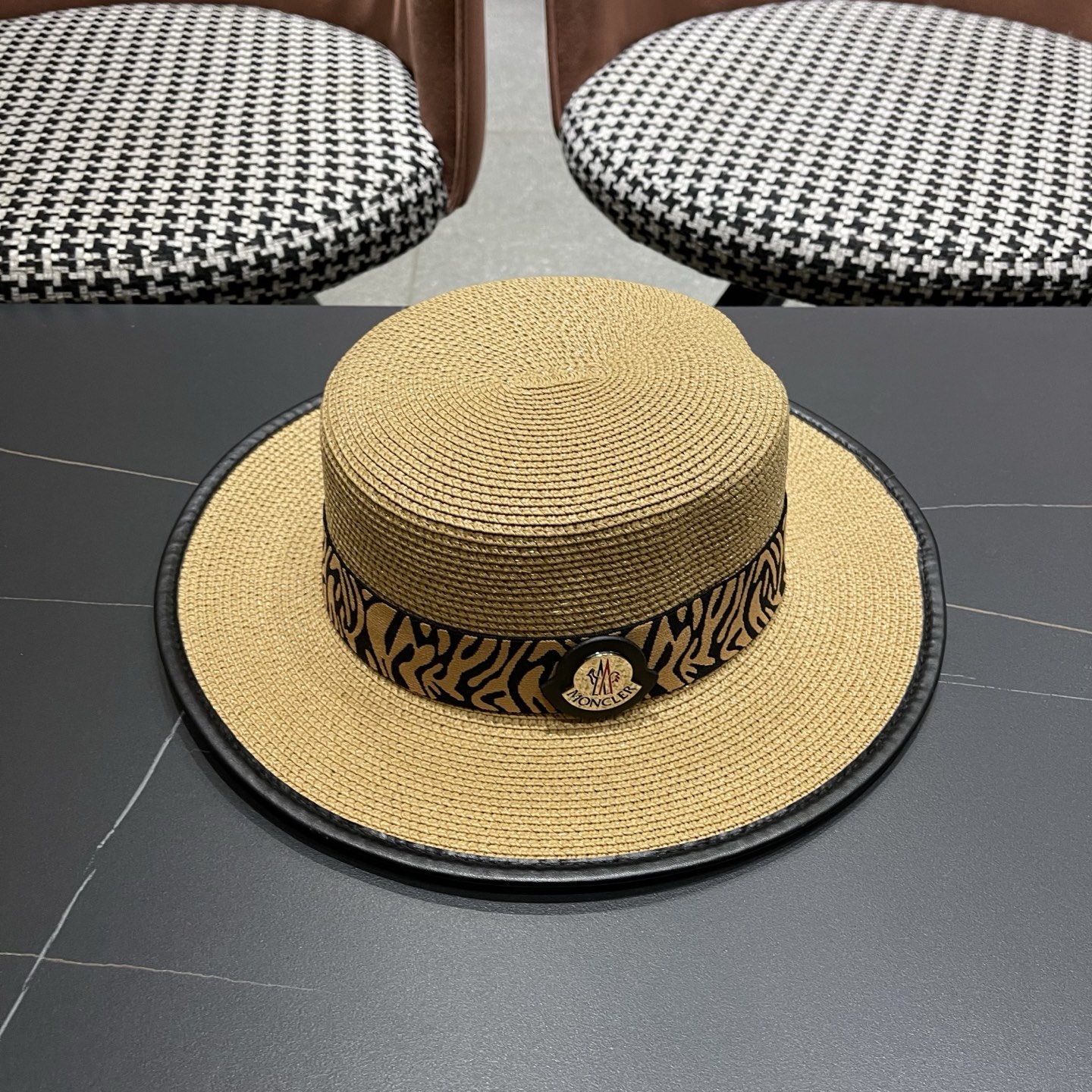 Moncler hat