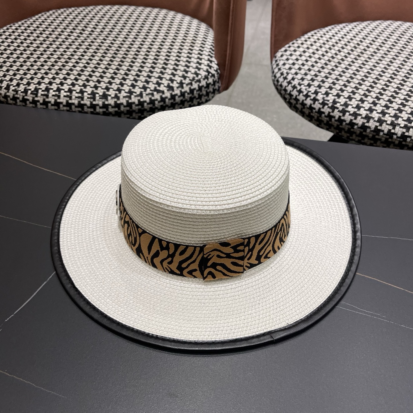 Moncler hat