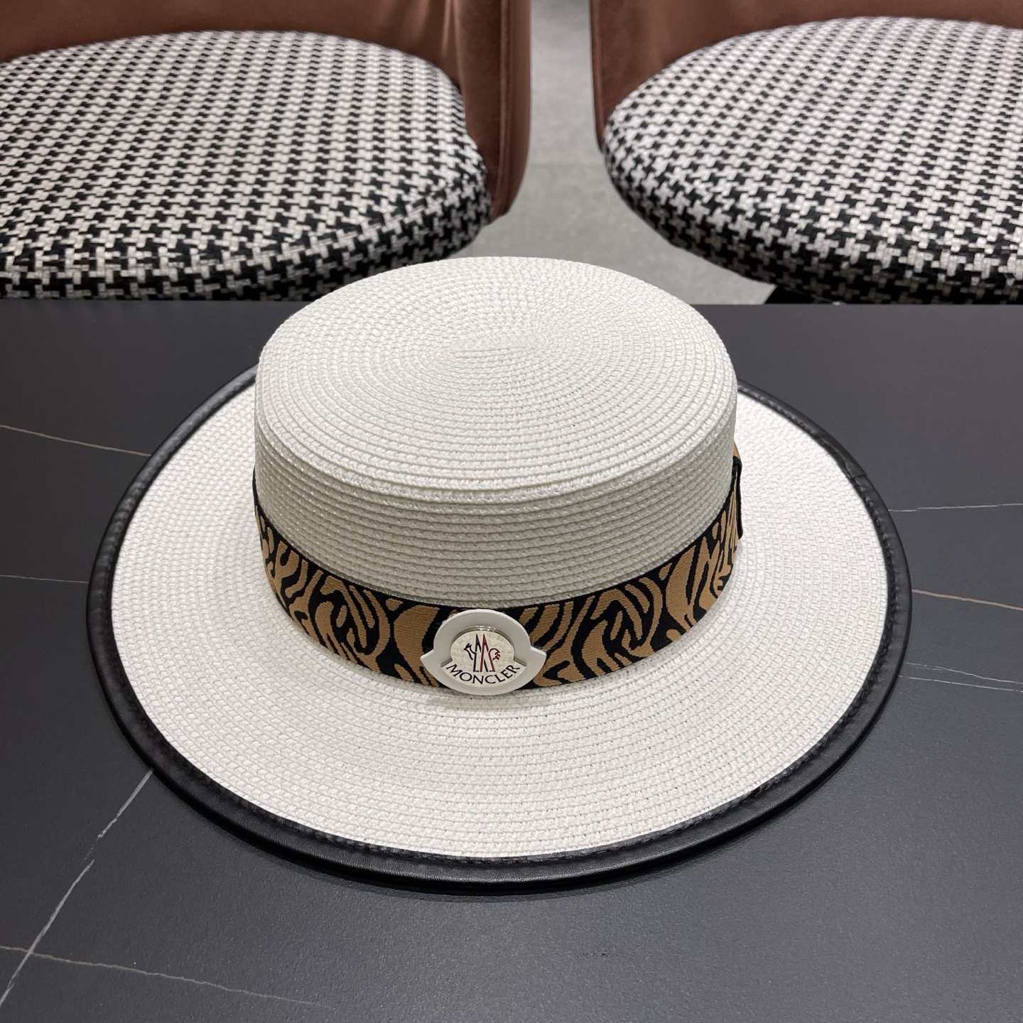 Moncler hat
