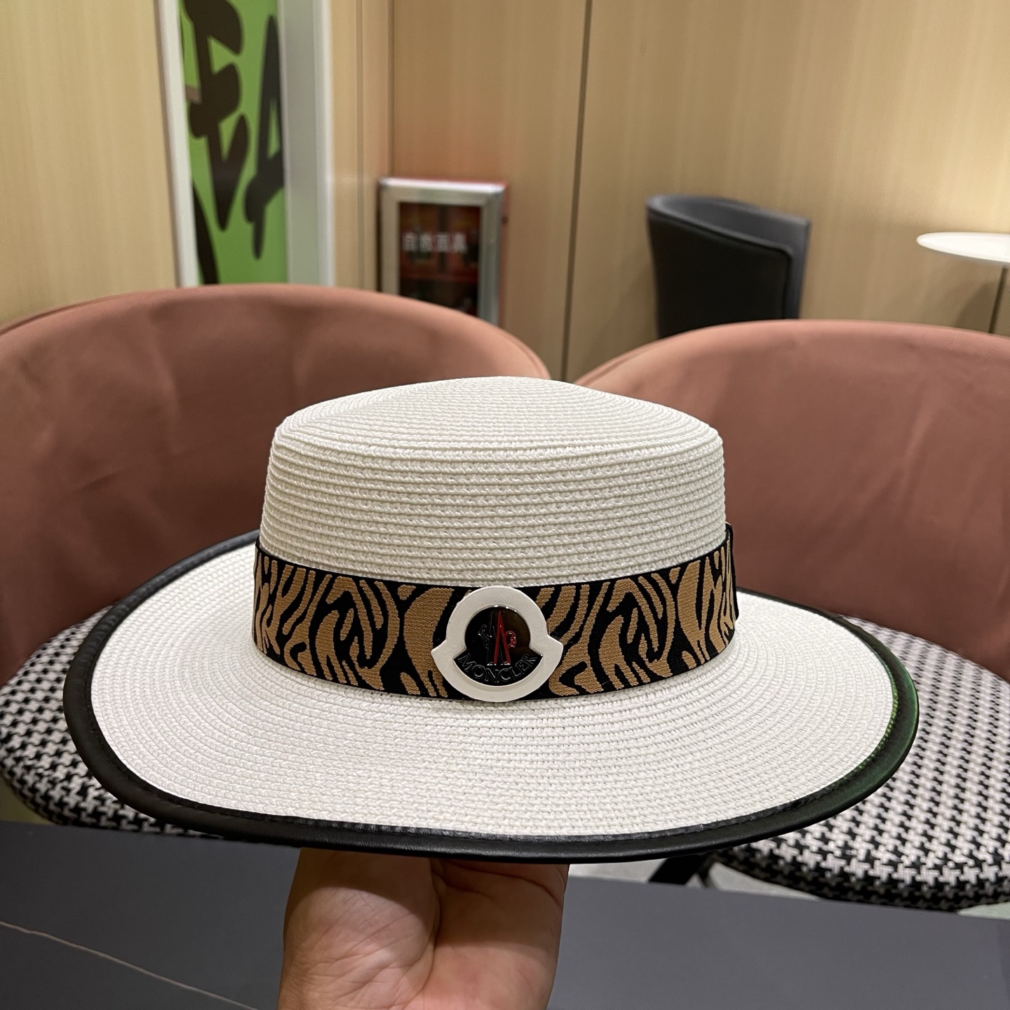 Moncler hat