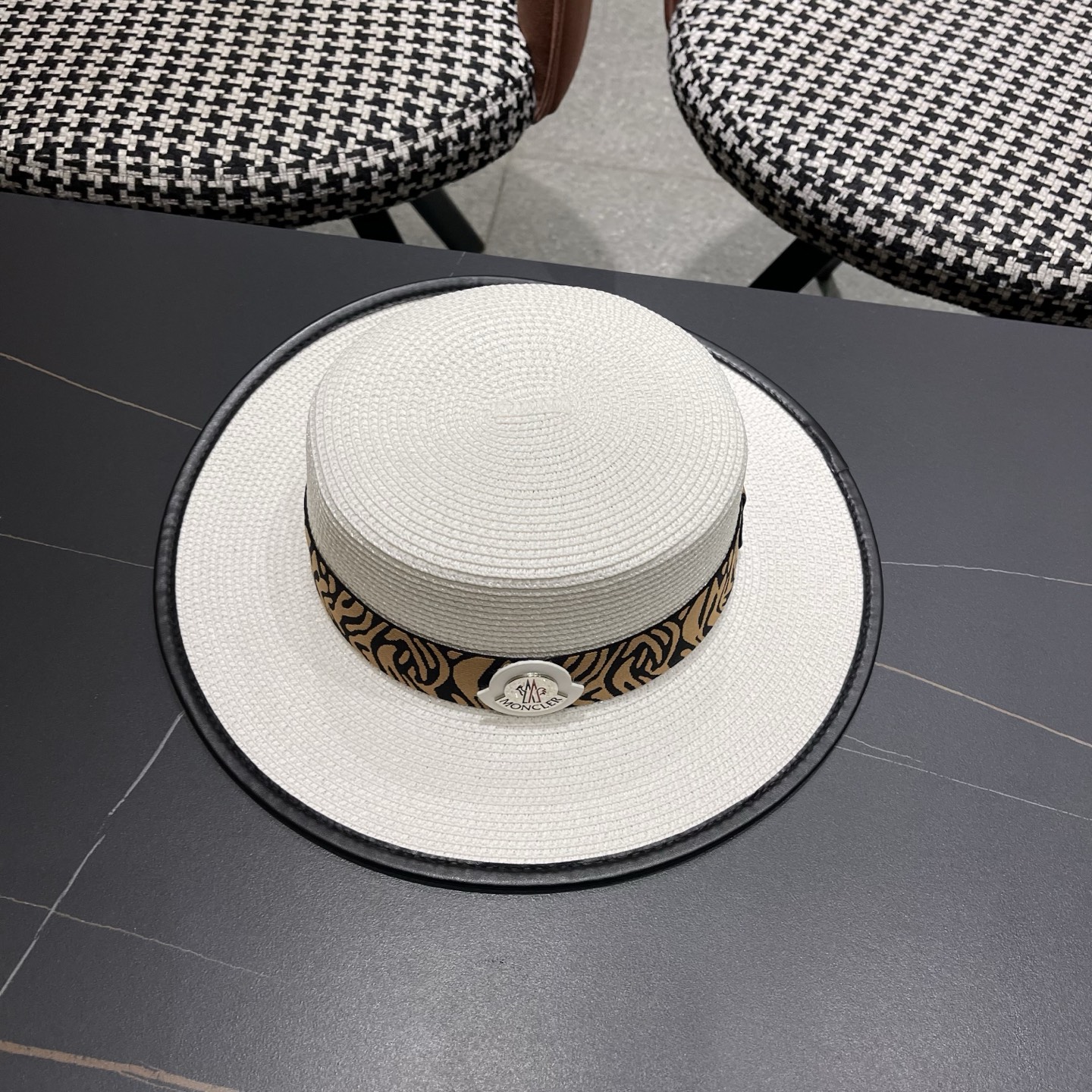 Moncler hat