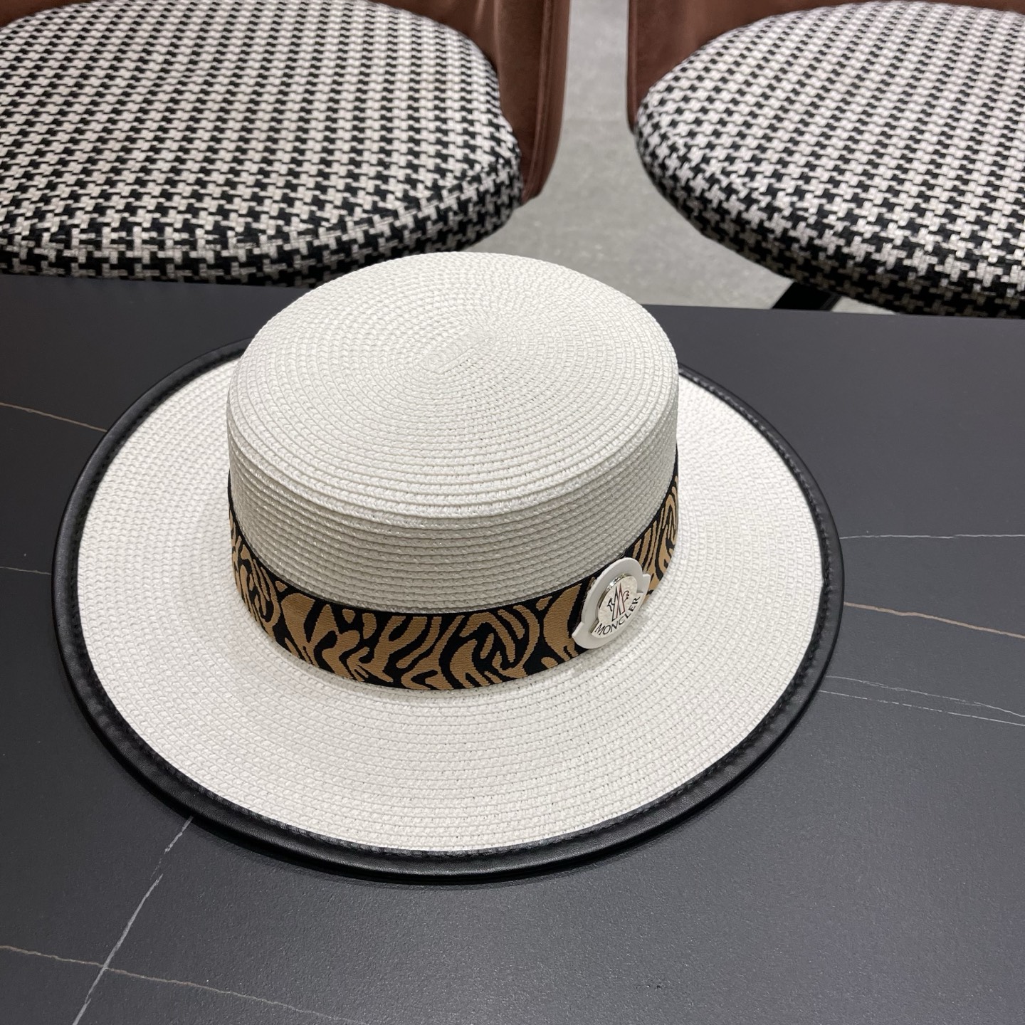 Moncler hat