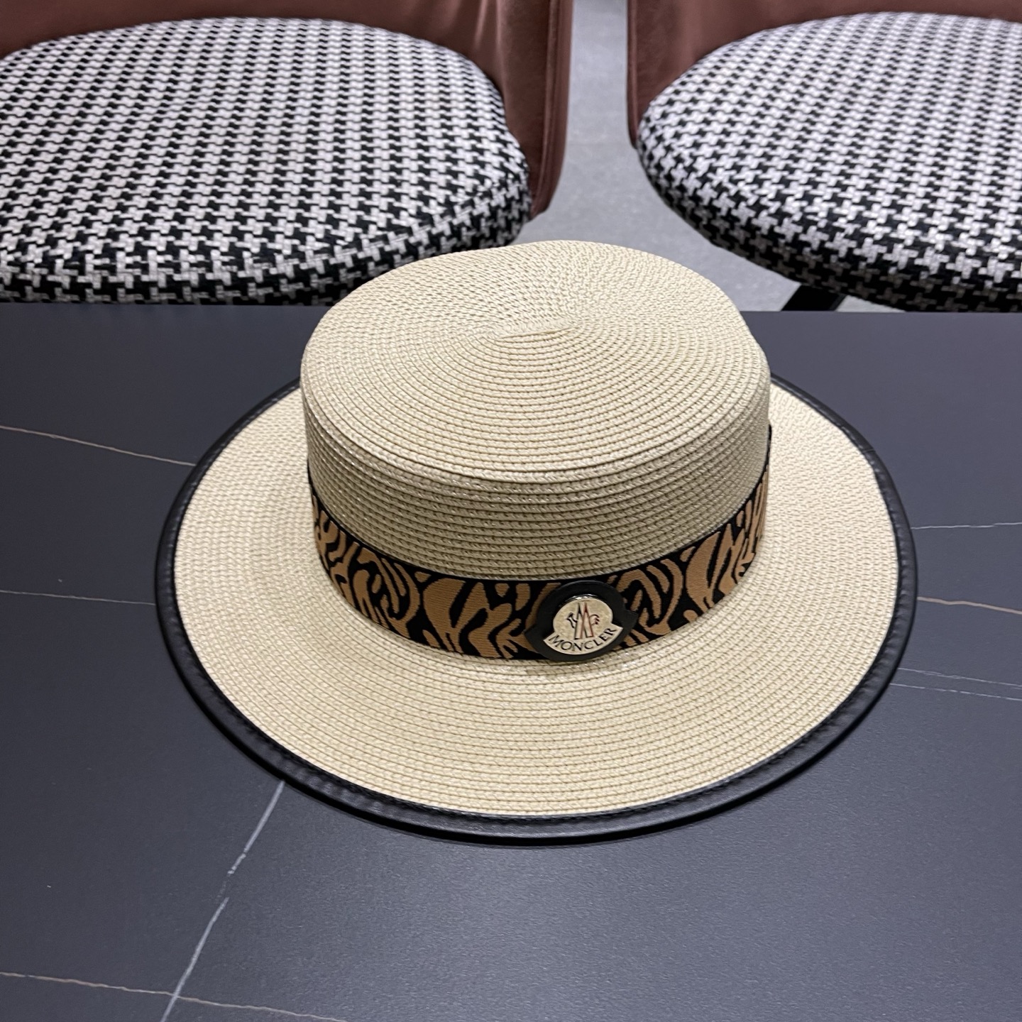 Moncler hat