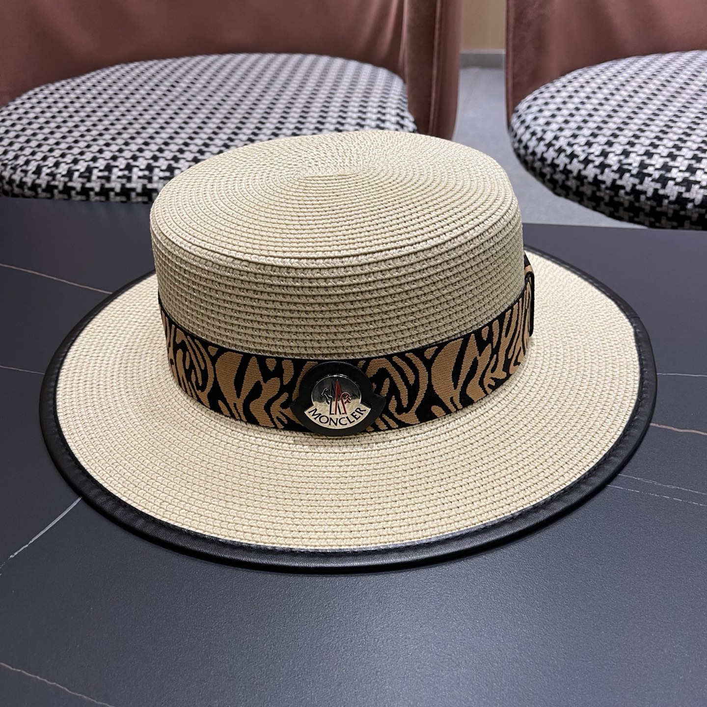Moncler hat