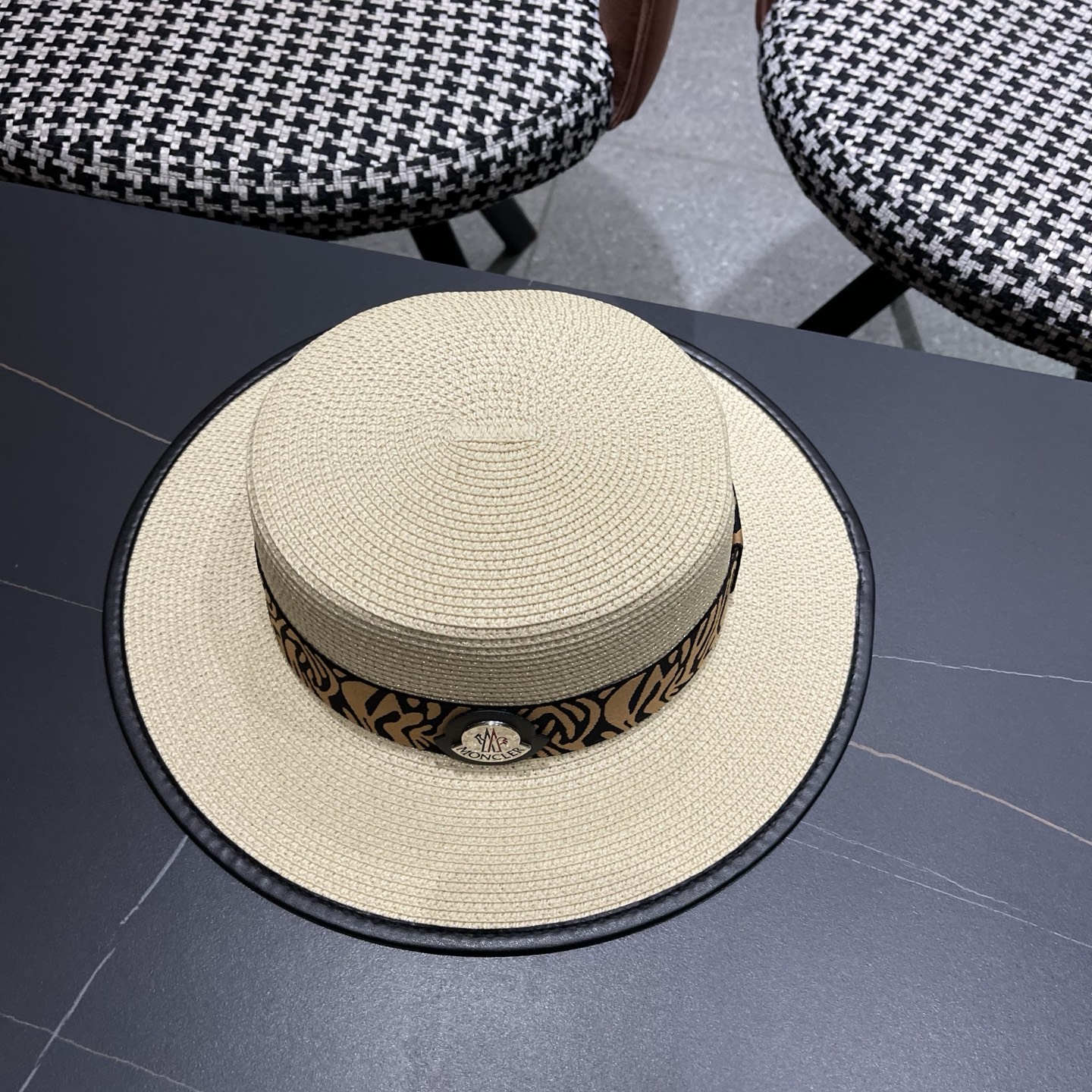Moncler hat