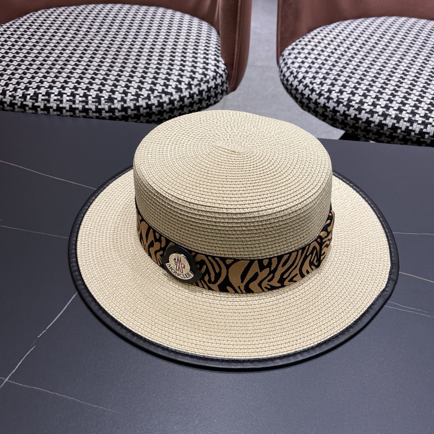 Moncler hat
