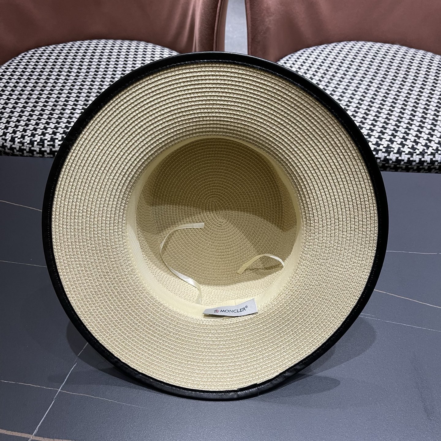 Moncler hat