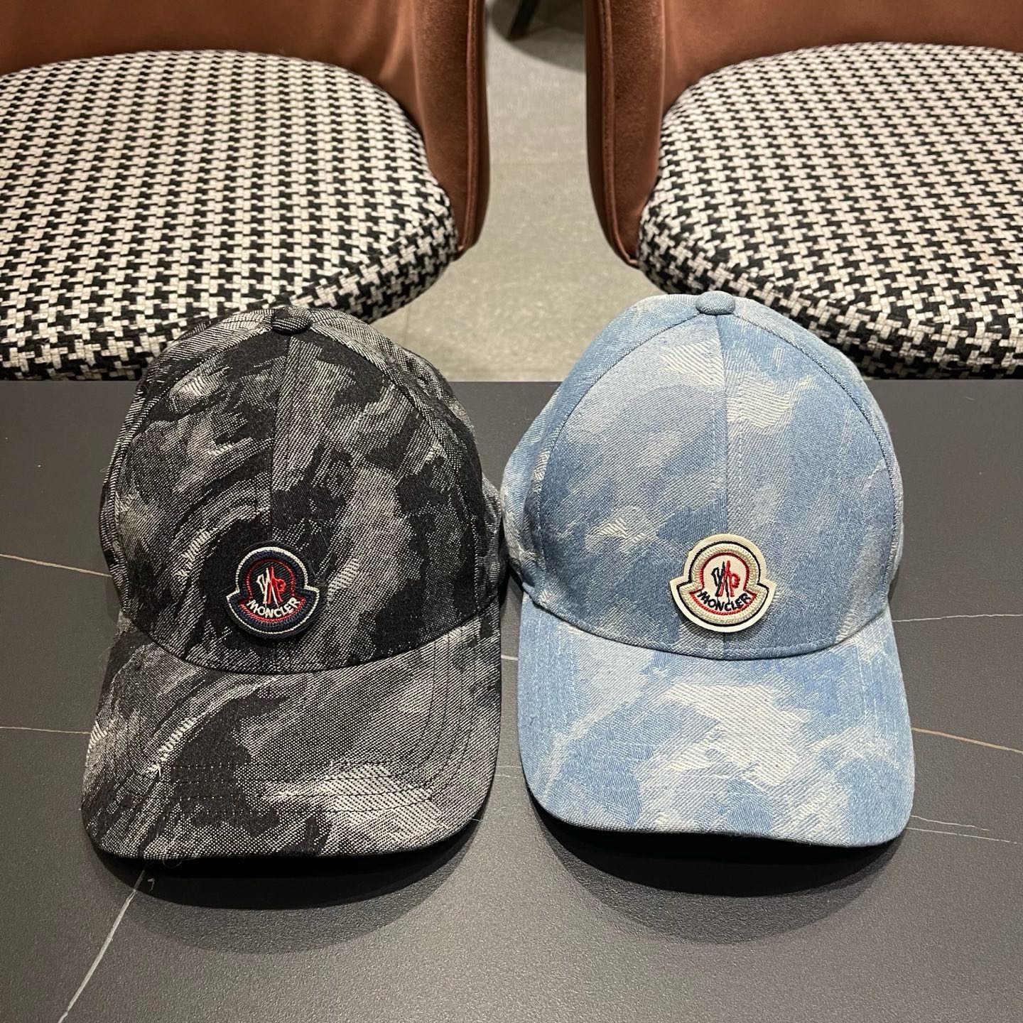 Moncler hat
