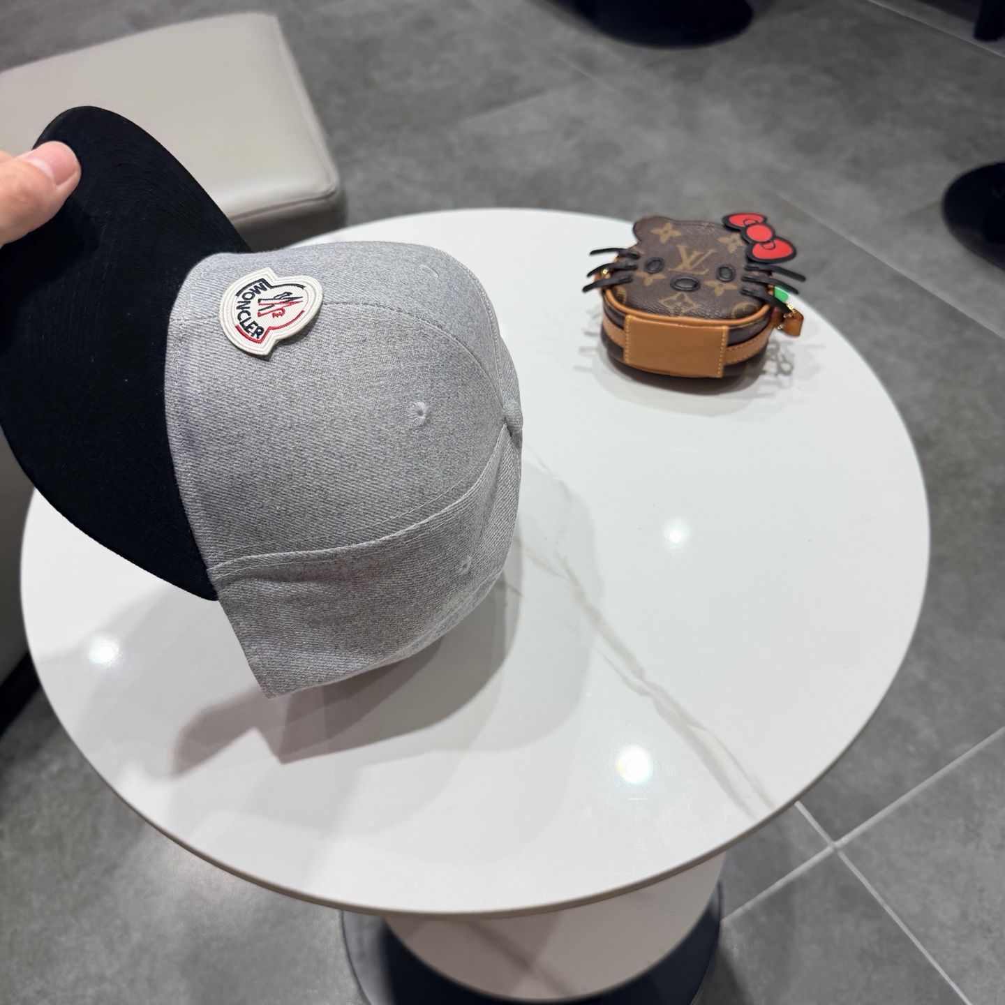 Moncler hat