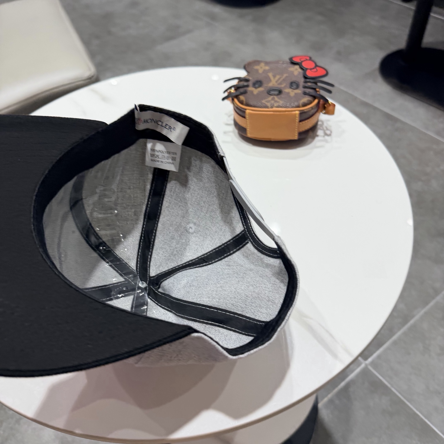 Moncler hat