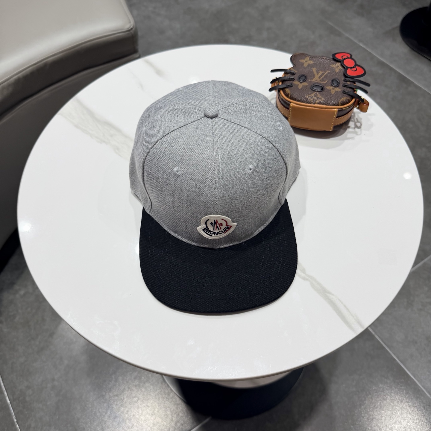 Moncler hat