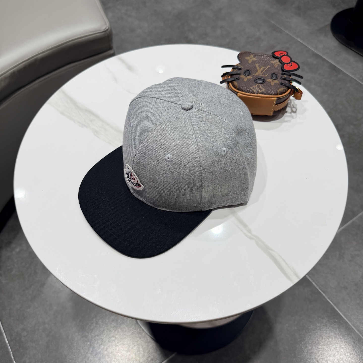 Moncler hat