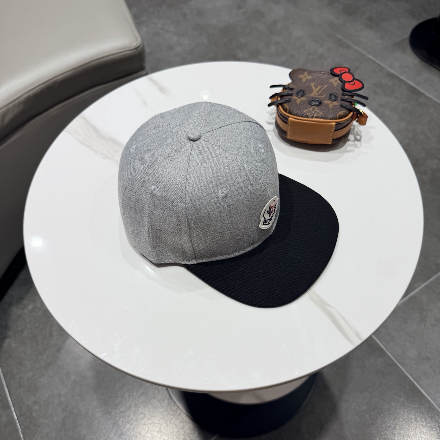 Moncler hat