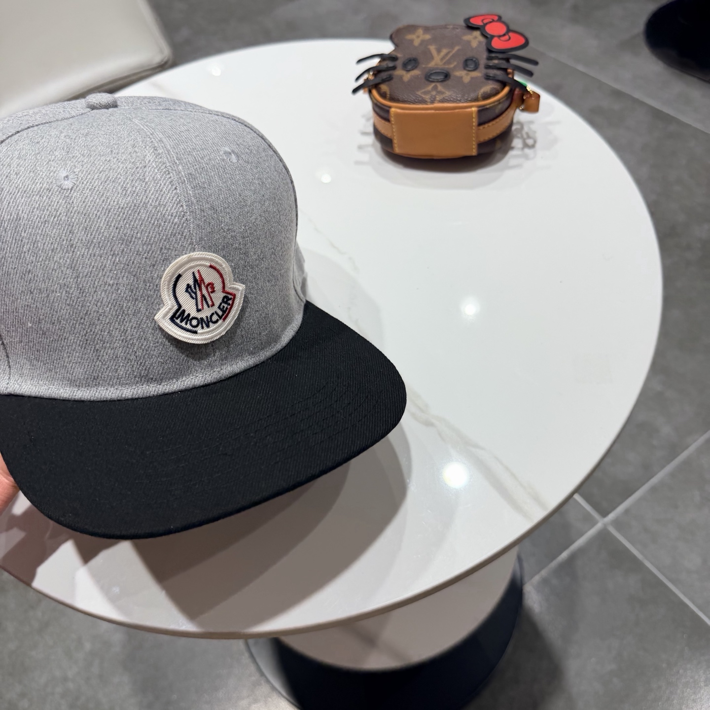 Moncler hat