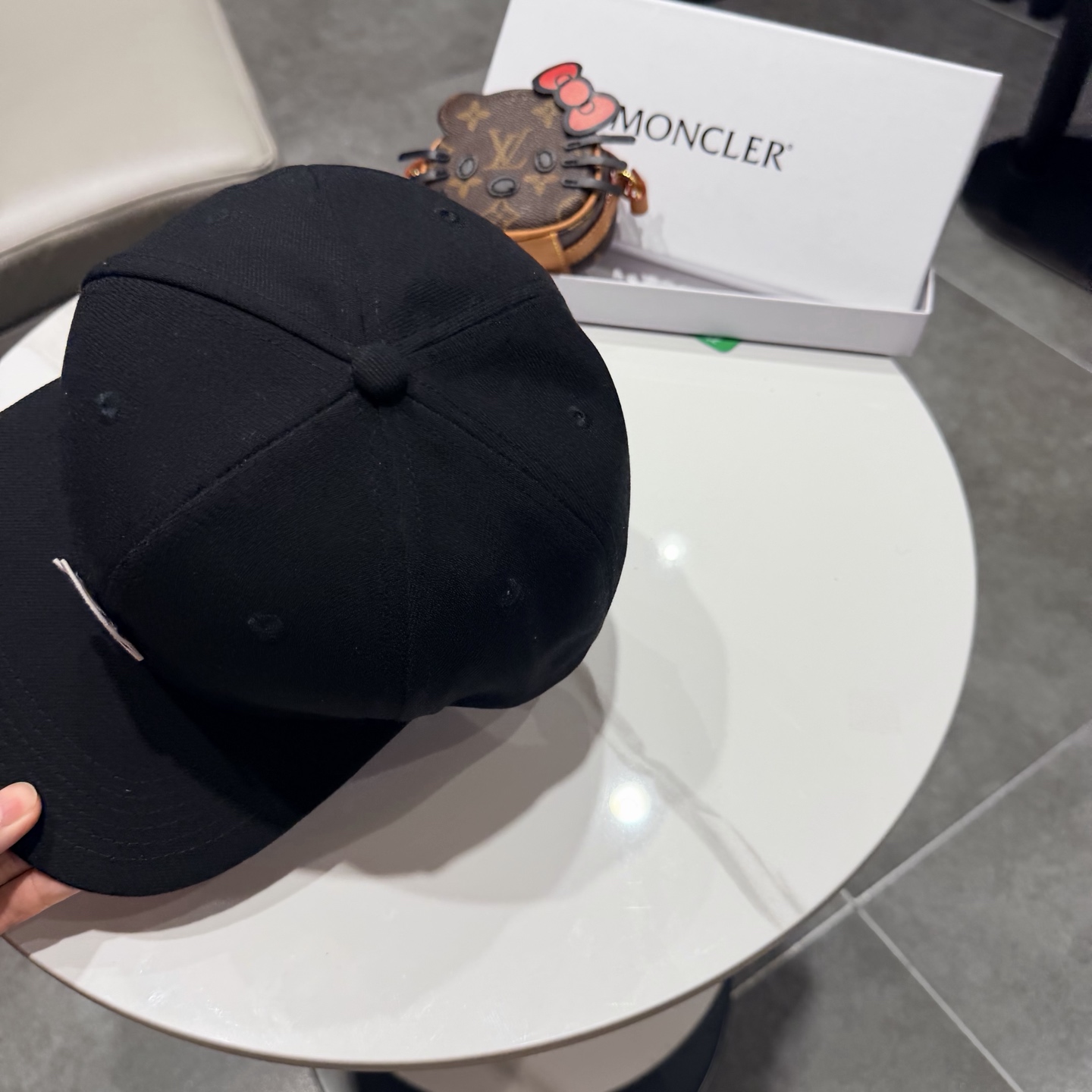 Moncler hat