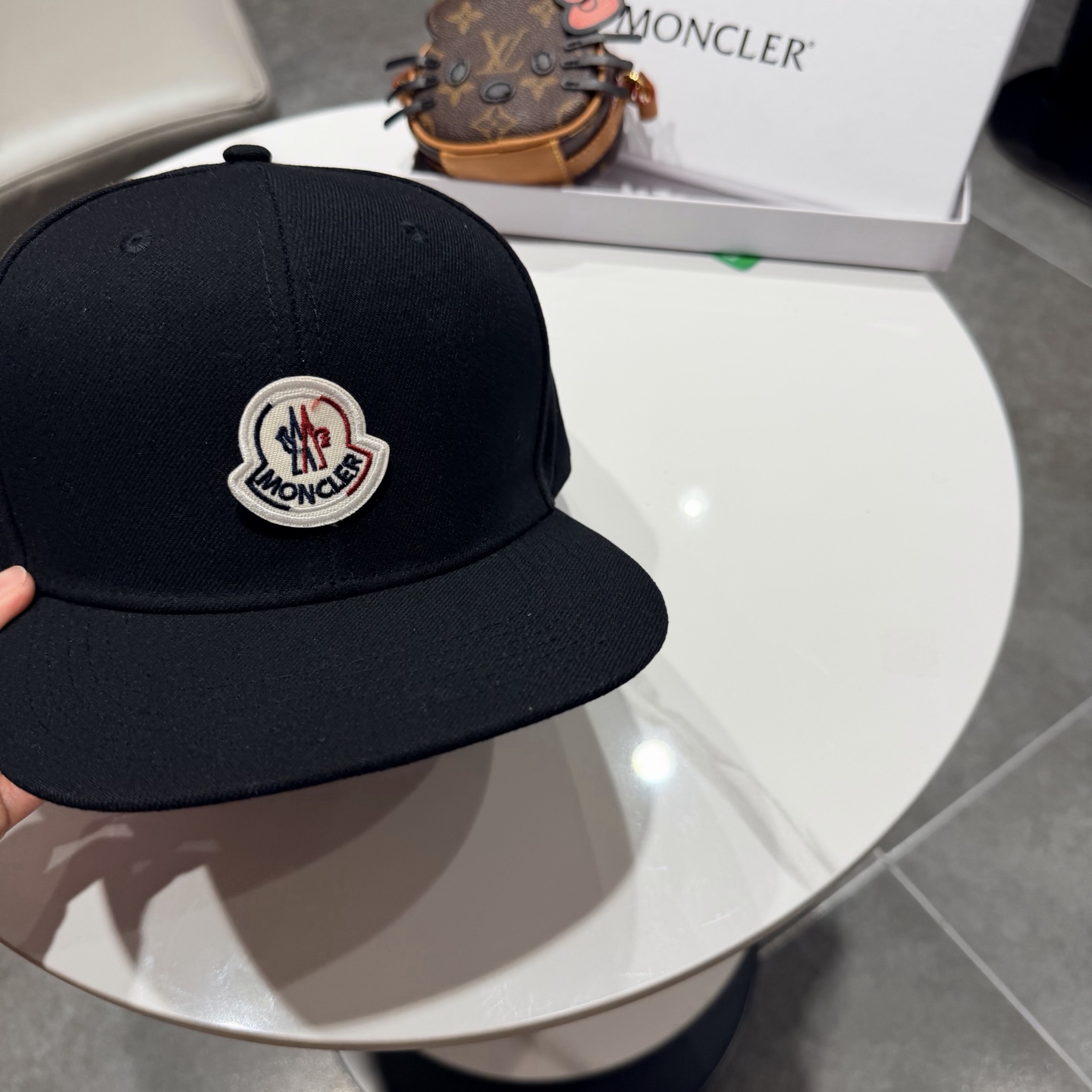 Moncler hat