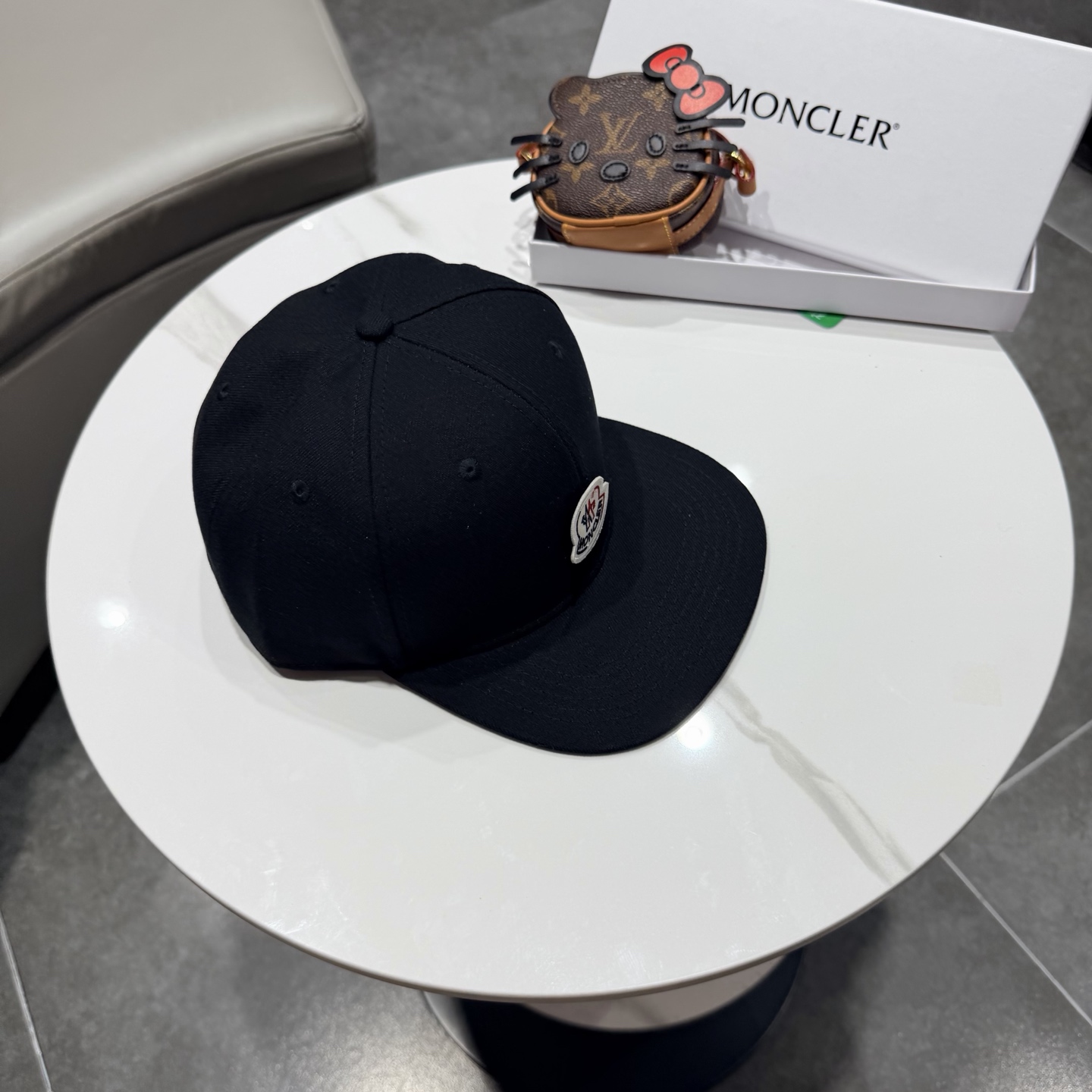 Moncler hat