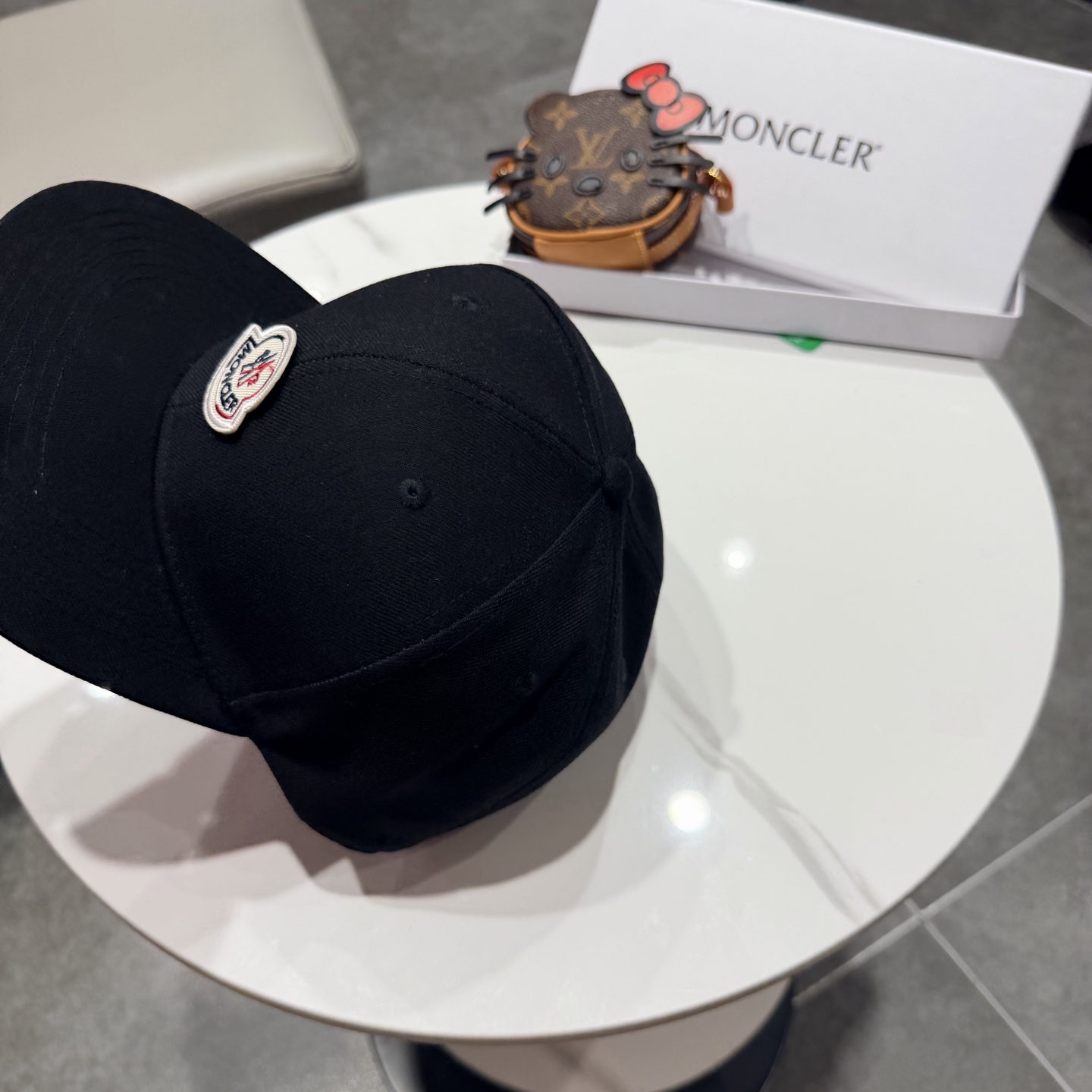 Moncler hat