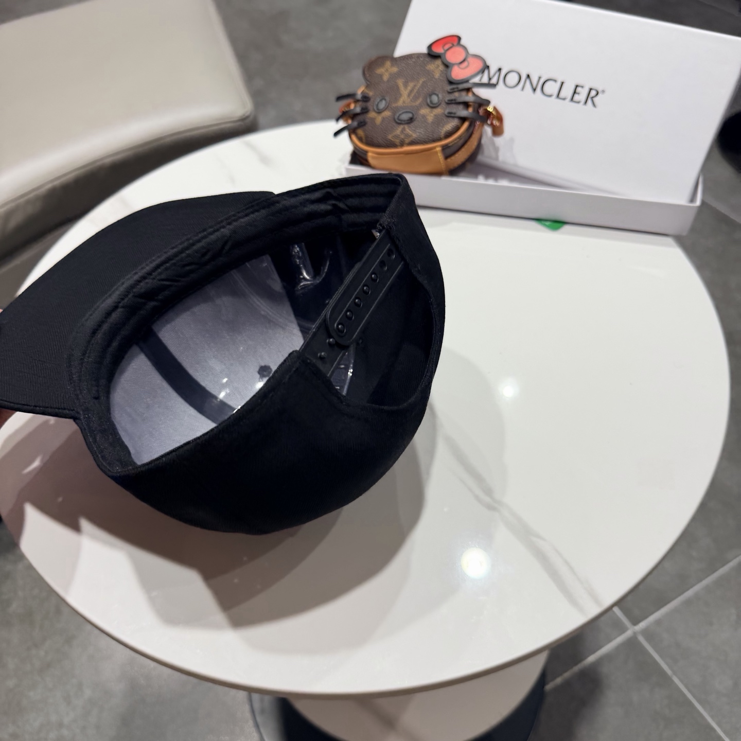 Moncler hat