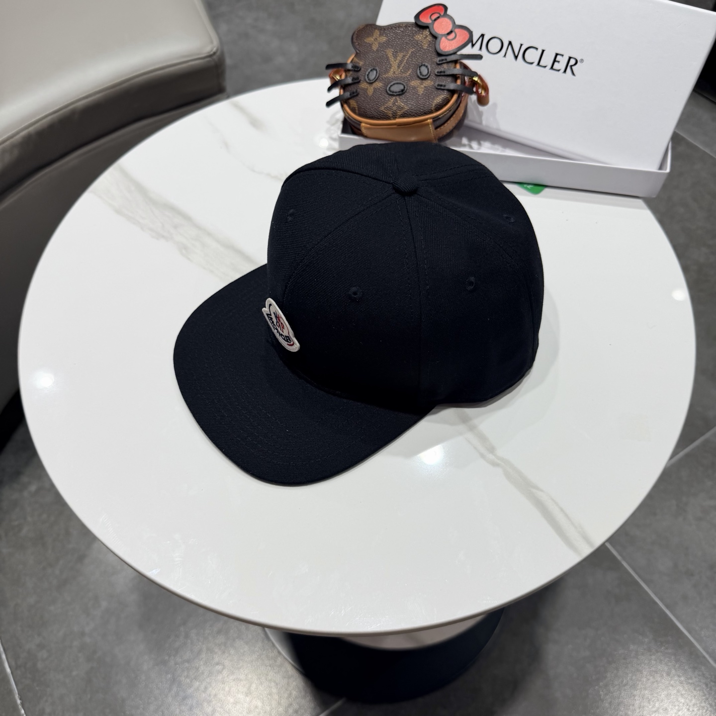 Moncler hat