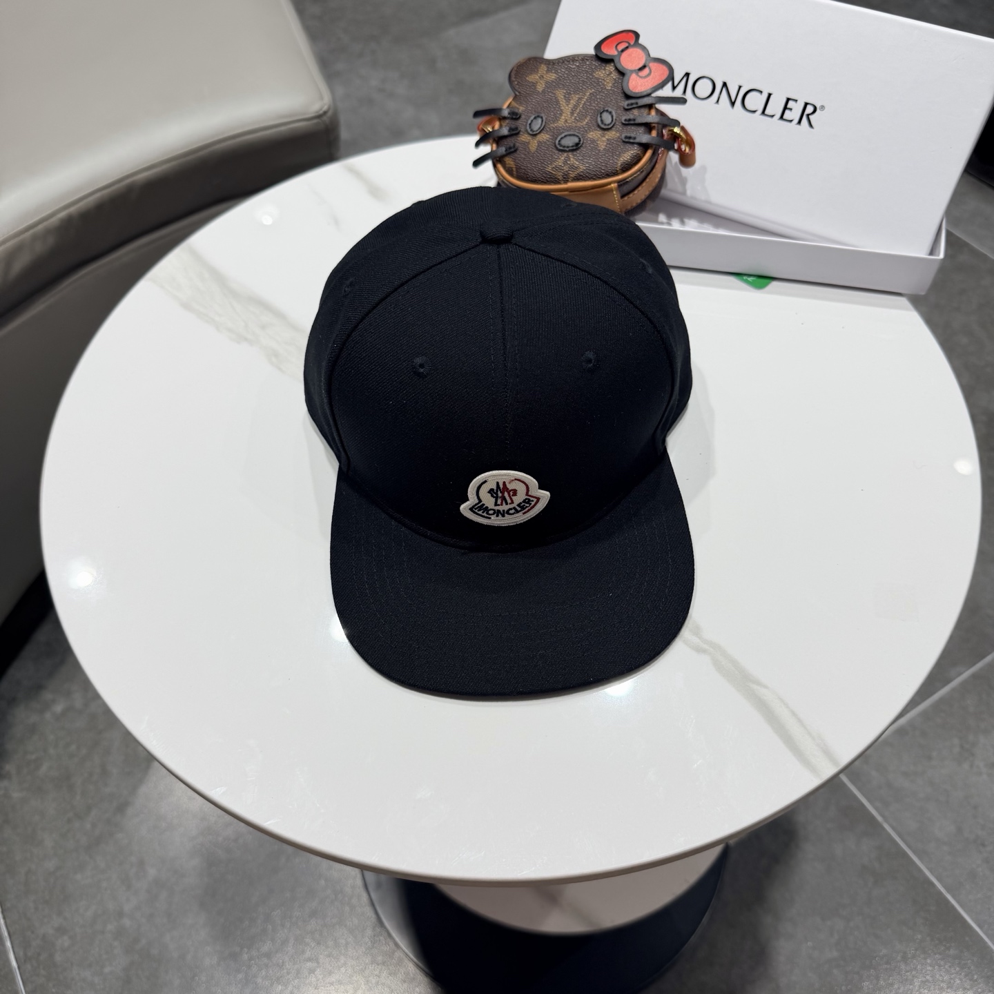 Moncler hat