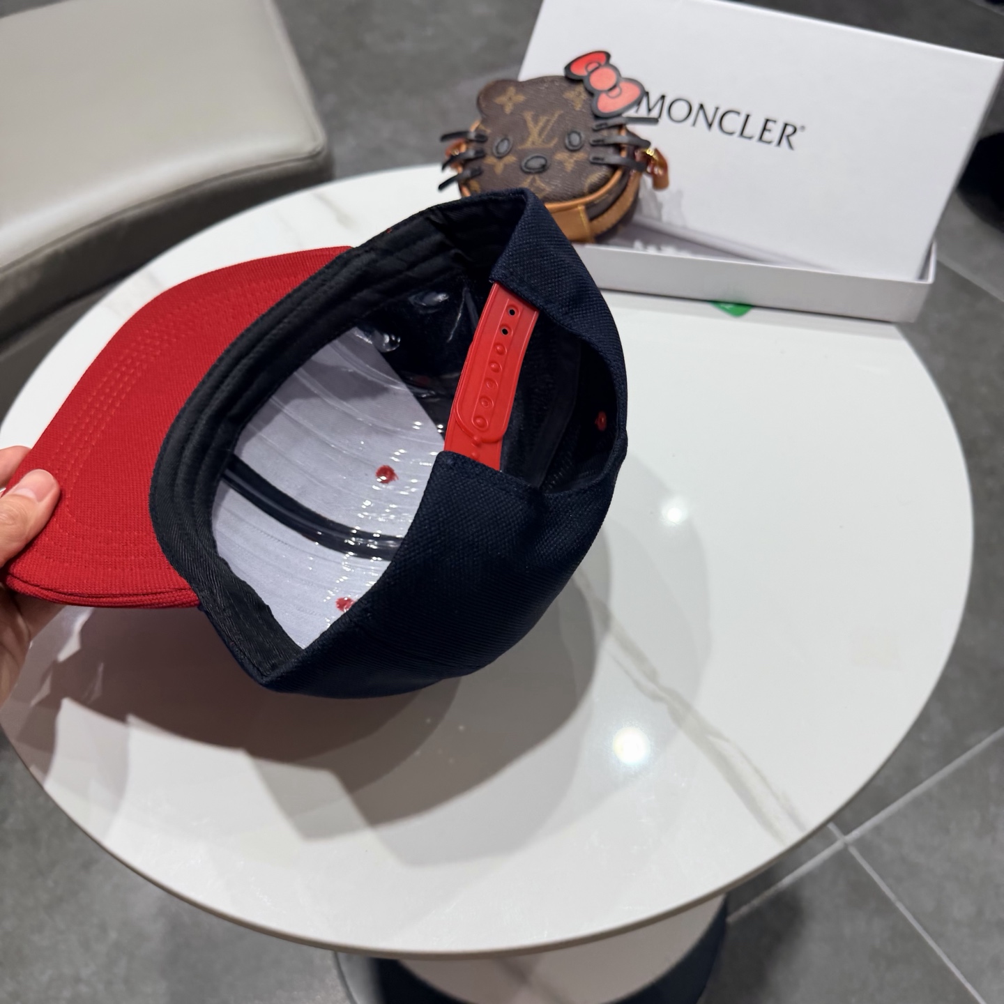 Moncler hat