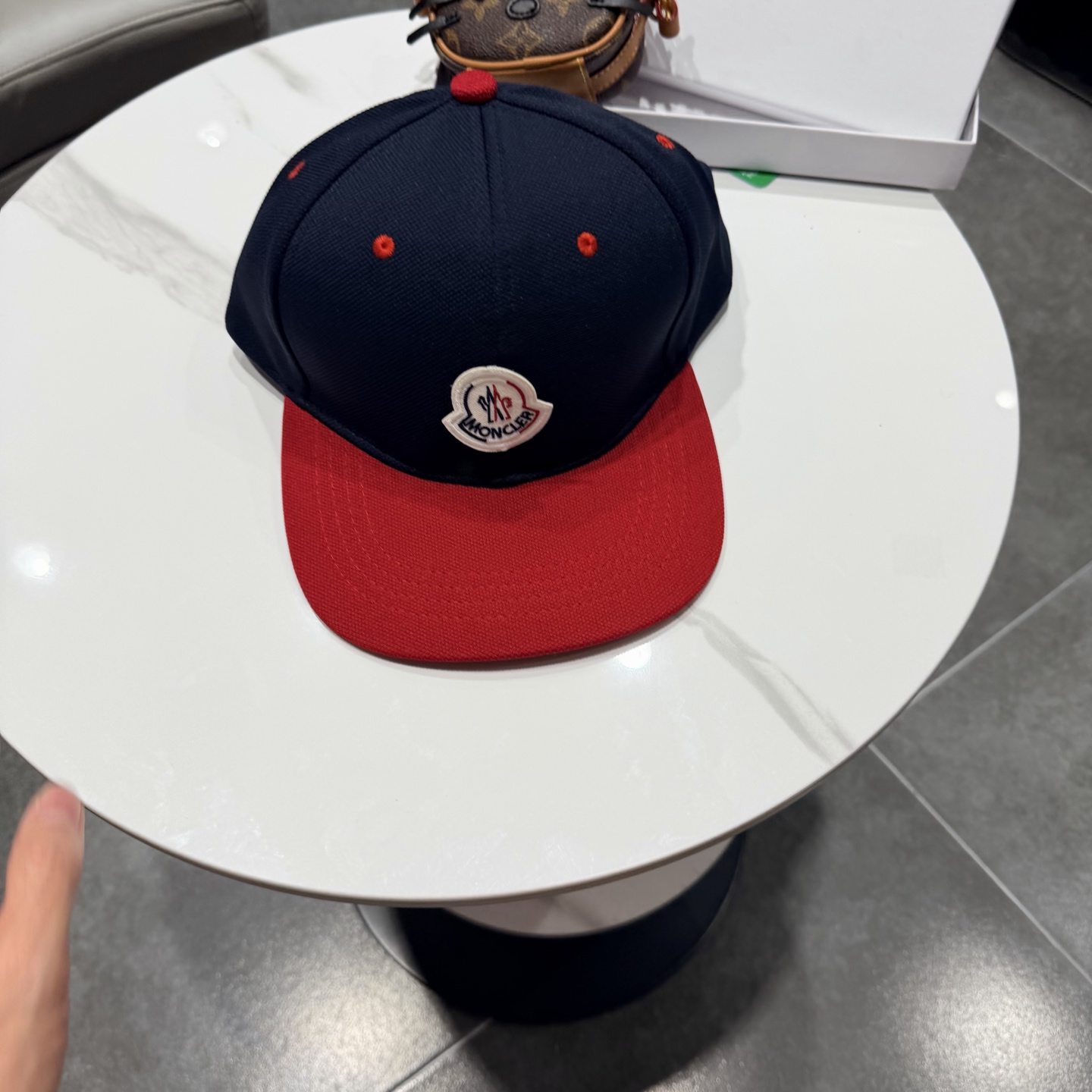 Moncler hat