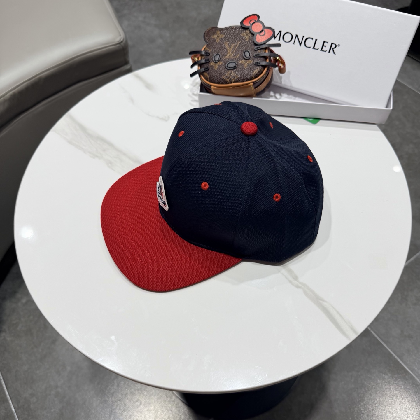 Moncler hat