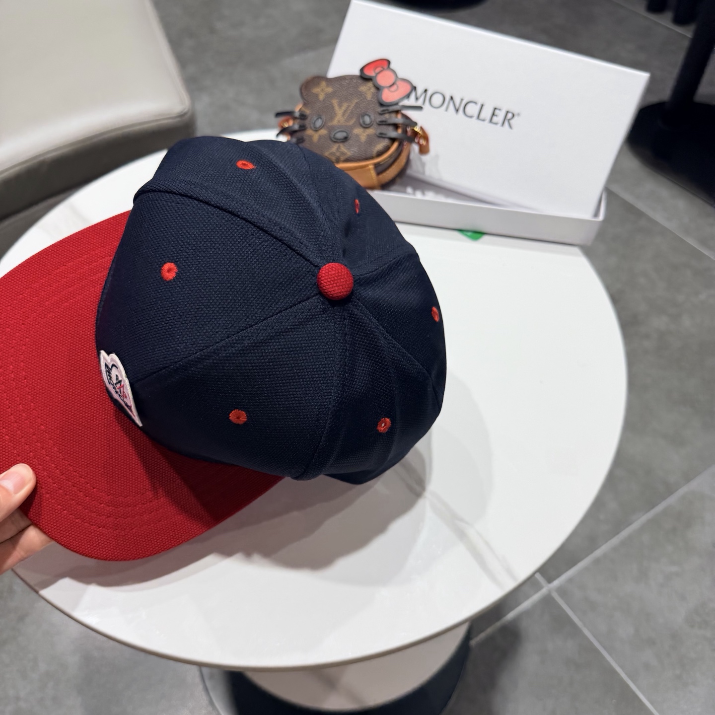 Moncler hat