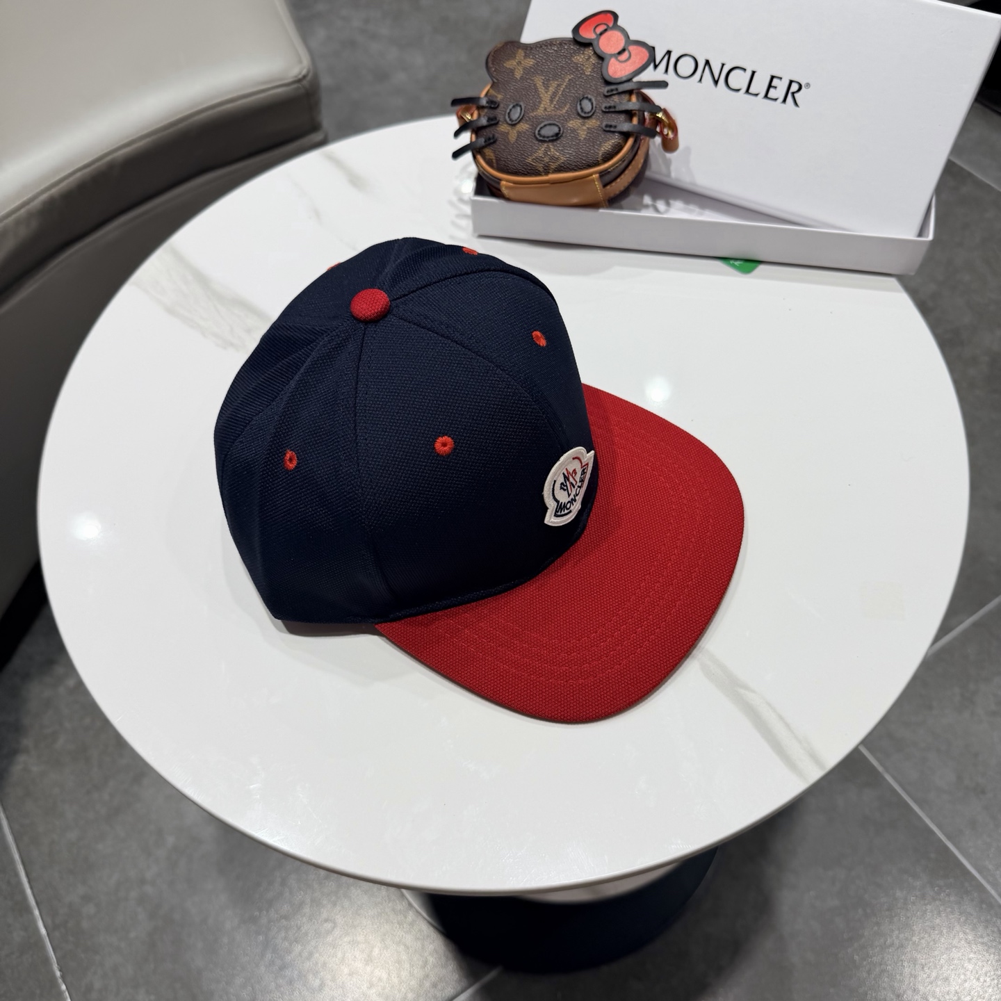 Moncler hat