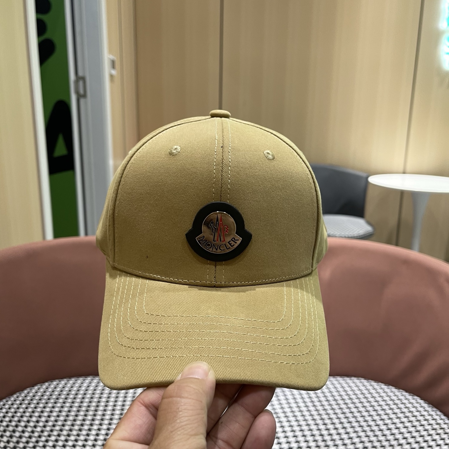 Moncler hat