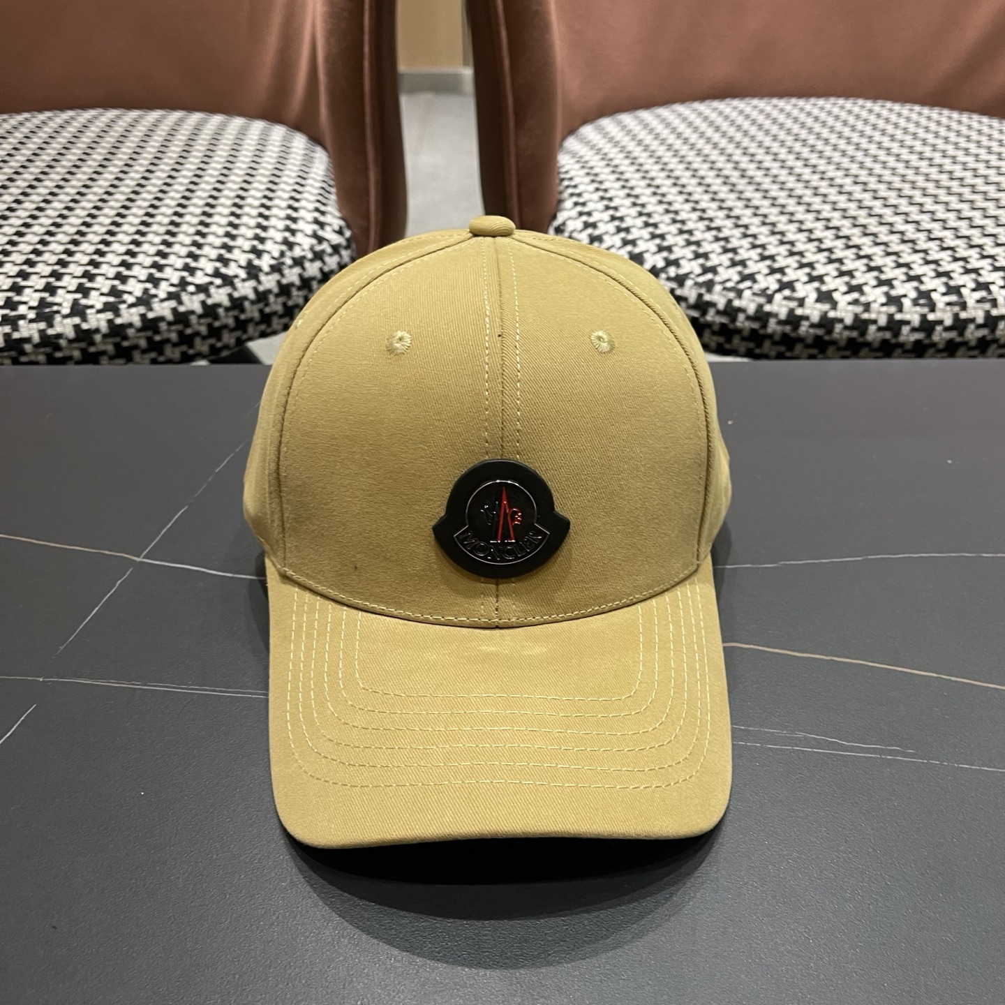 Moncler hat