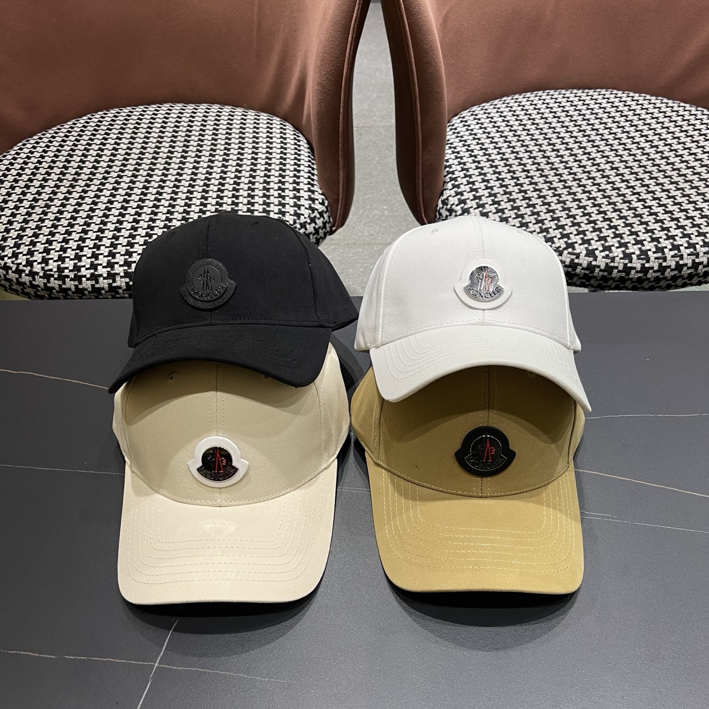 Moncler hat
