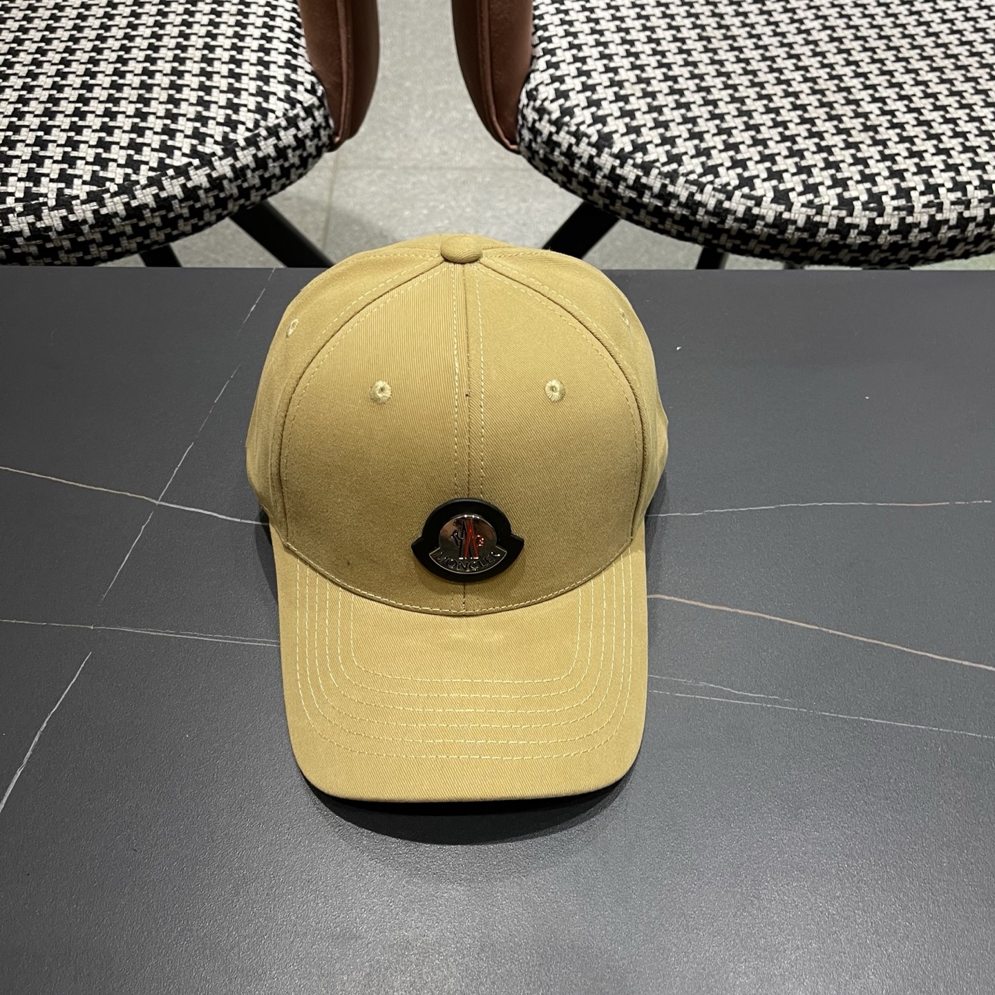 Moncler hat