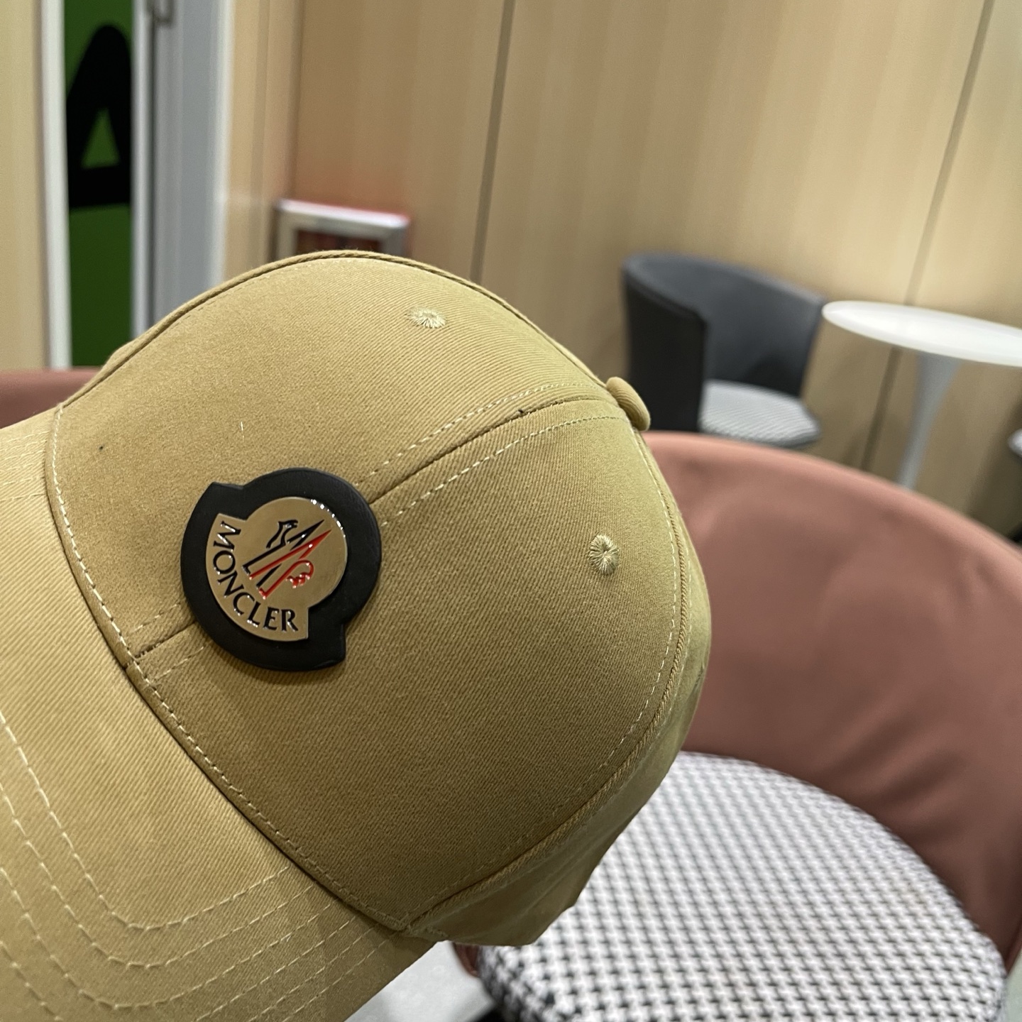 Moncler hat